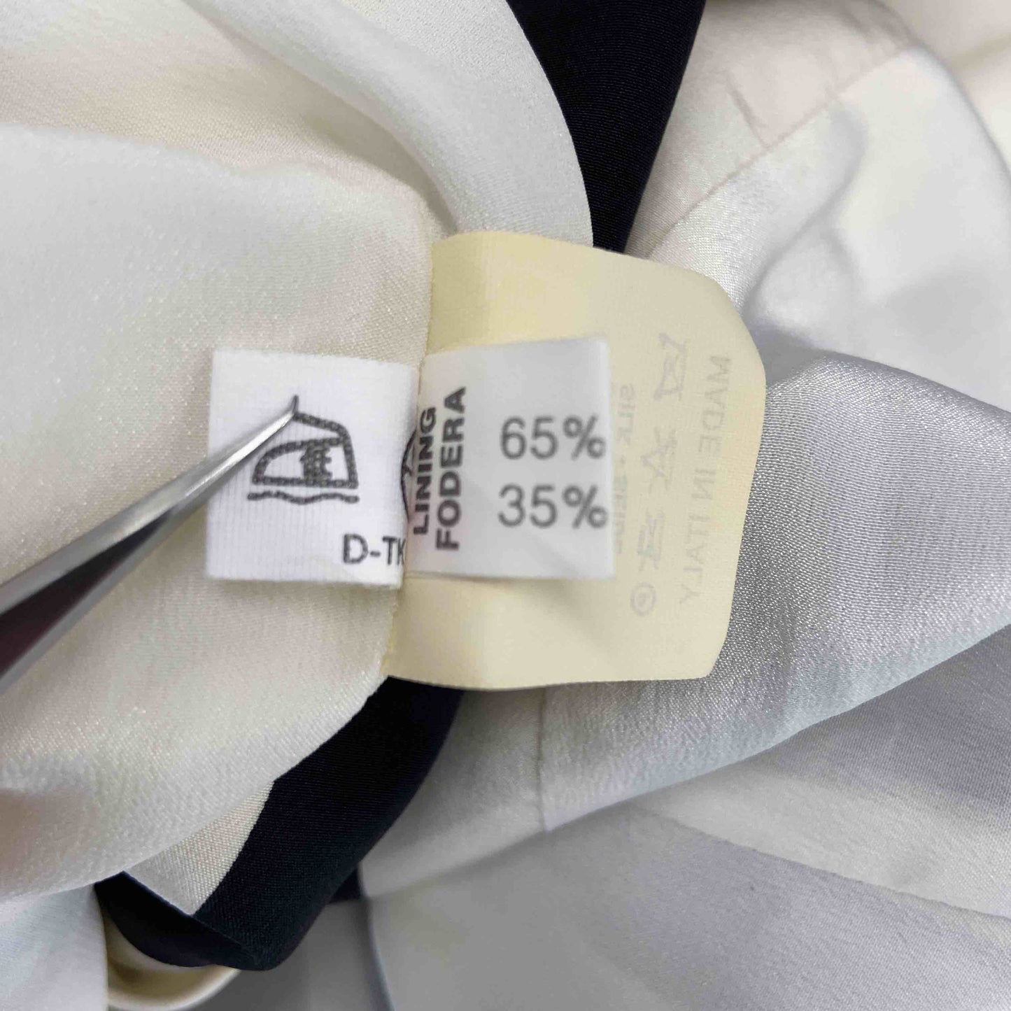 ヴィンテージ DONNAerre 白×黒 ストライプ バブリー 肩パット入り イタリア製 レディース ノーカラージャケット