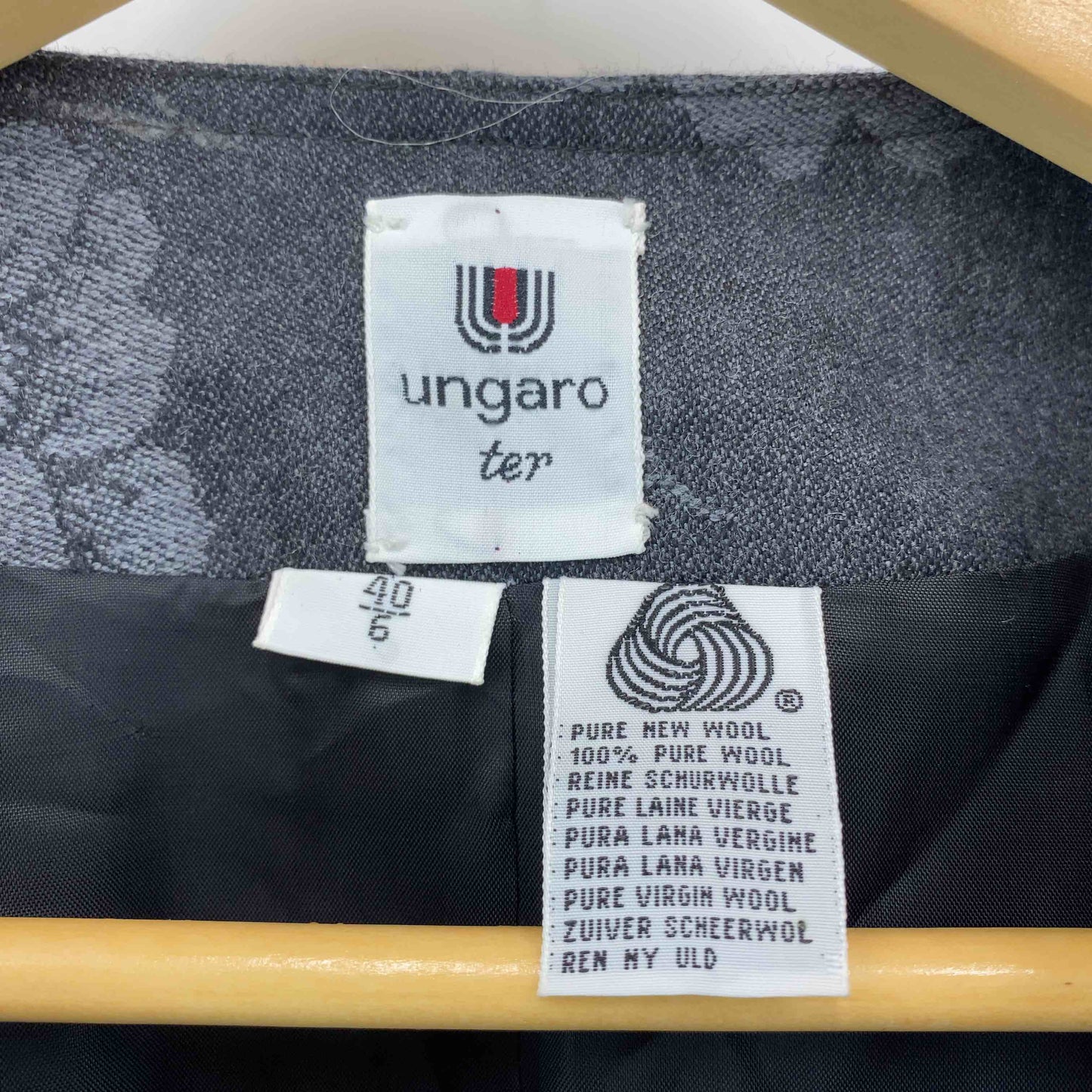 ungaro ウンガロ  レディース ノーカラージャケット グレー 花柄