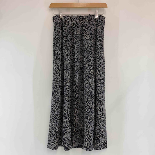 レディース ロングスカート　フレア　ウエストゴム　総柄　紫