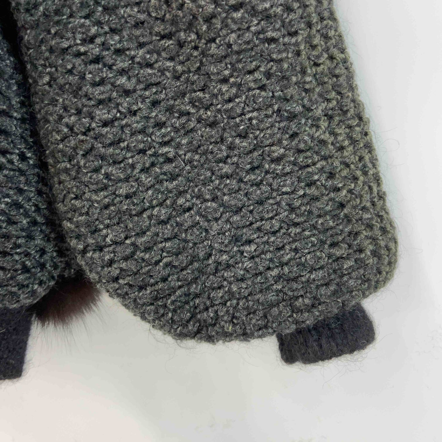 レディース ニットジャケット ファー付き 中綿入り ウール混 グレー