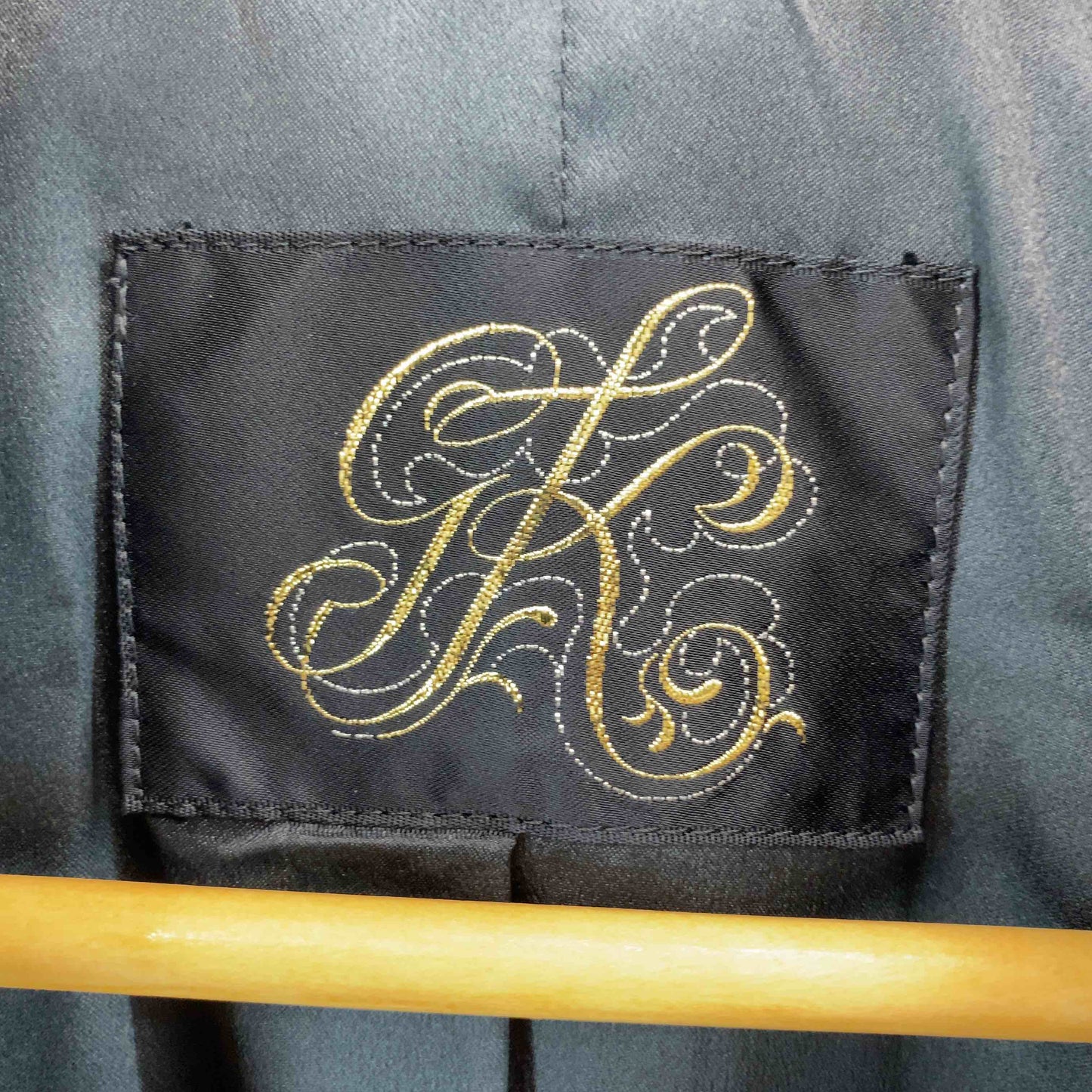 伊太利屋 イタリヤ レディース テーラードジャケット スカート セットアップ 総柄 黒