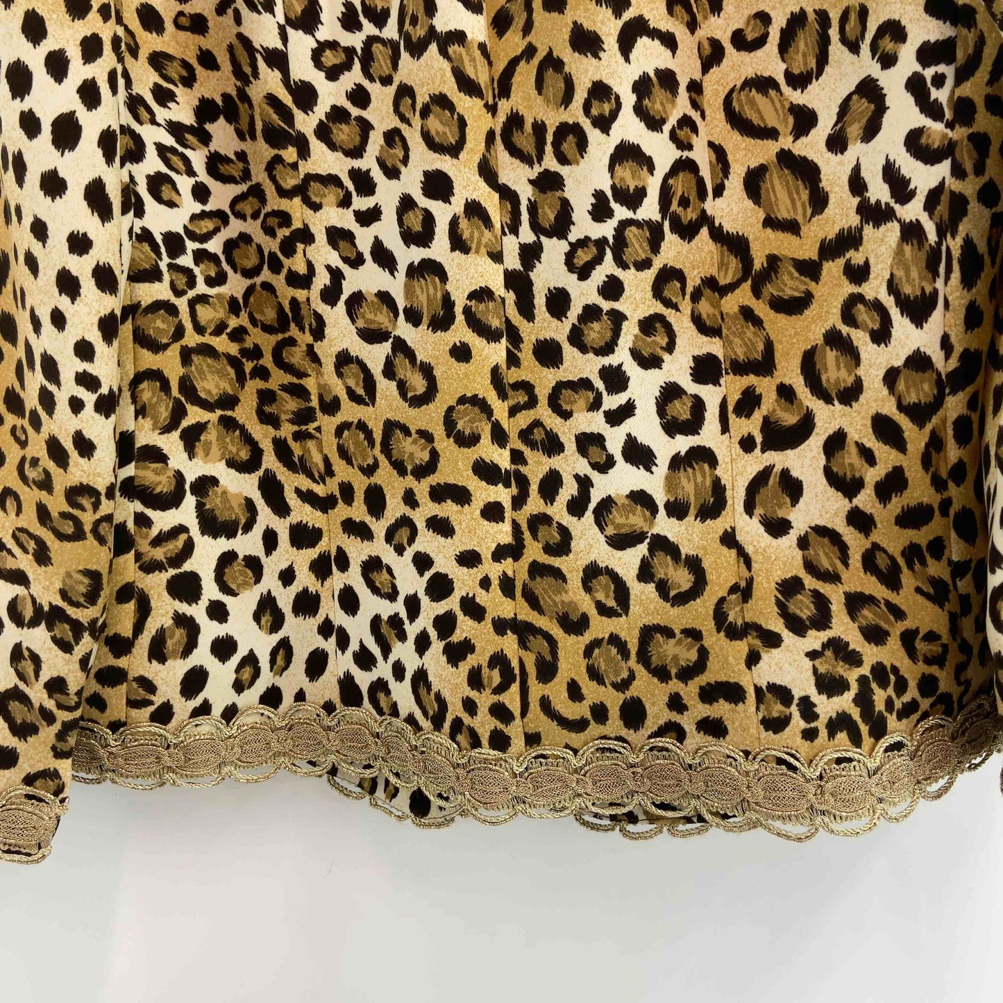 伊太利屋 イタリヤ レディース ノーカラージャケット  レオパード柄  ベージュ