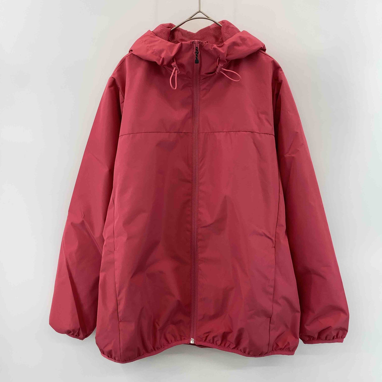 レディース ナイロンジャケット　裏地メッシュ　フード付き　パッションピンク