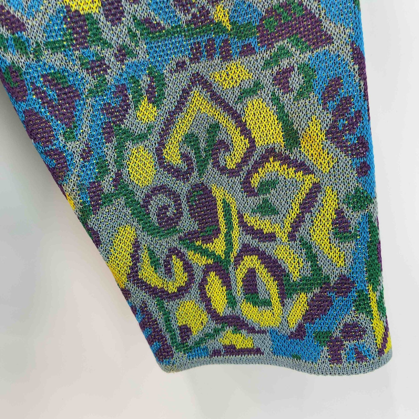 CASTLEBERRY キャッスルベリー レディース カーディガン Vネック　総柄　装飾　麻混　カラフル