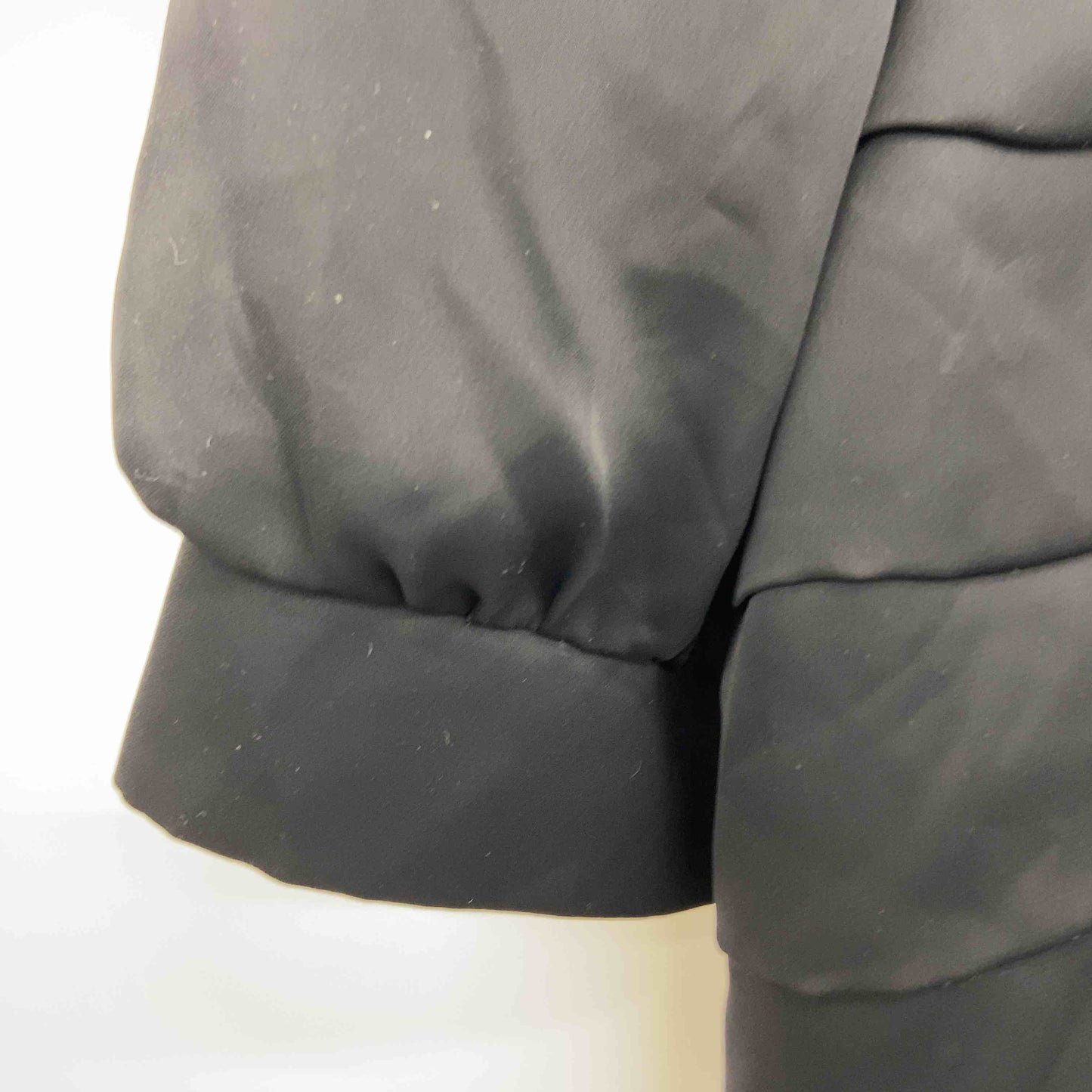 TO BE CHIC トゥービーシック レディース 半袖ブラウス ブラック ボータイ サテン×ニット