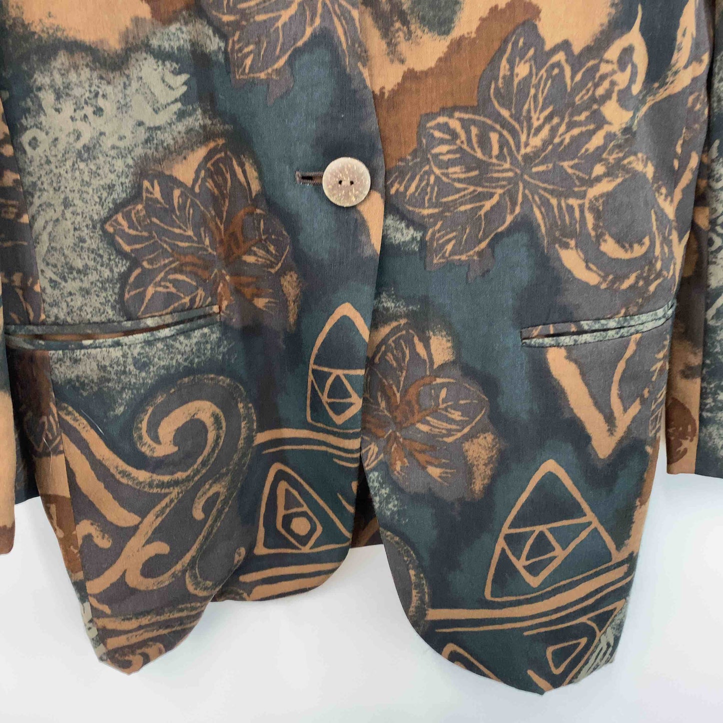 伊太利屋  レディース テーラードジャケット 総柄 ブラウングリーン系