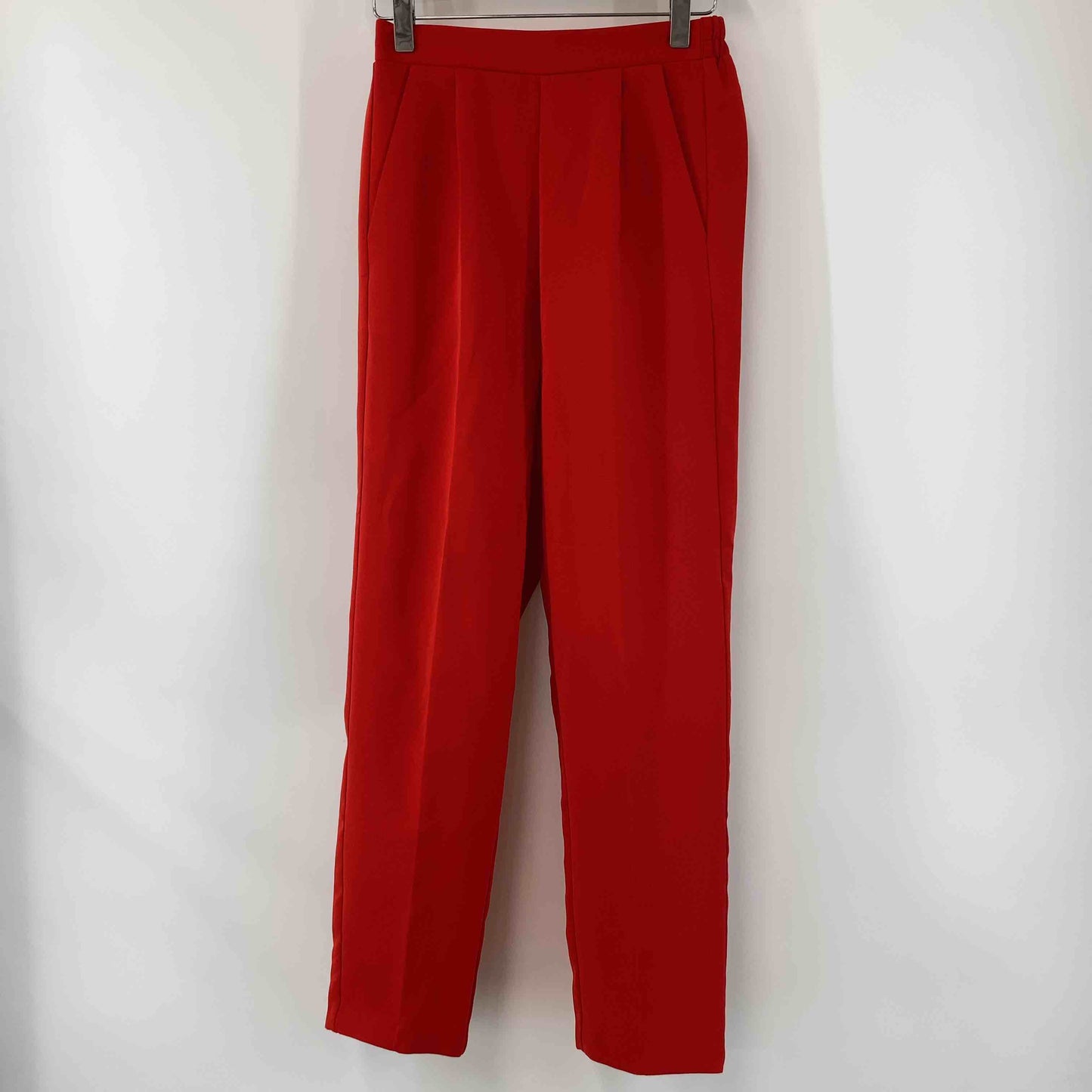 レディース カジュアルパンツ　タック　スラックス　ウエストゴム　赤