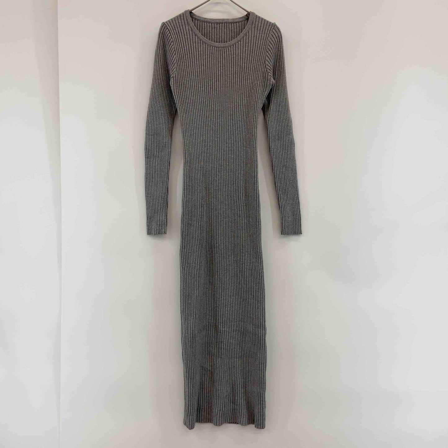 レディース ニットワンピース　グレー