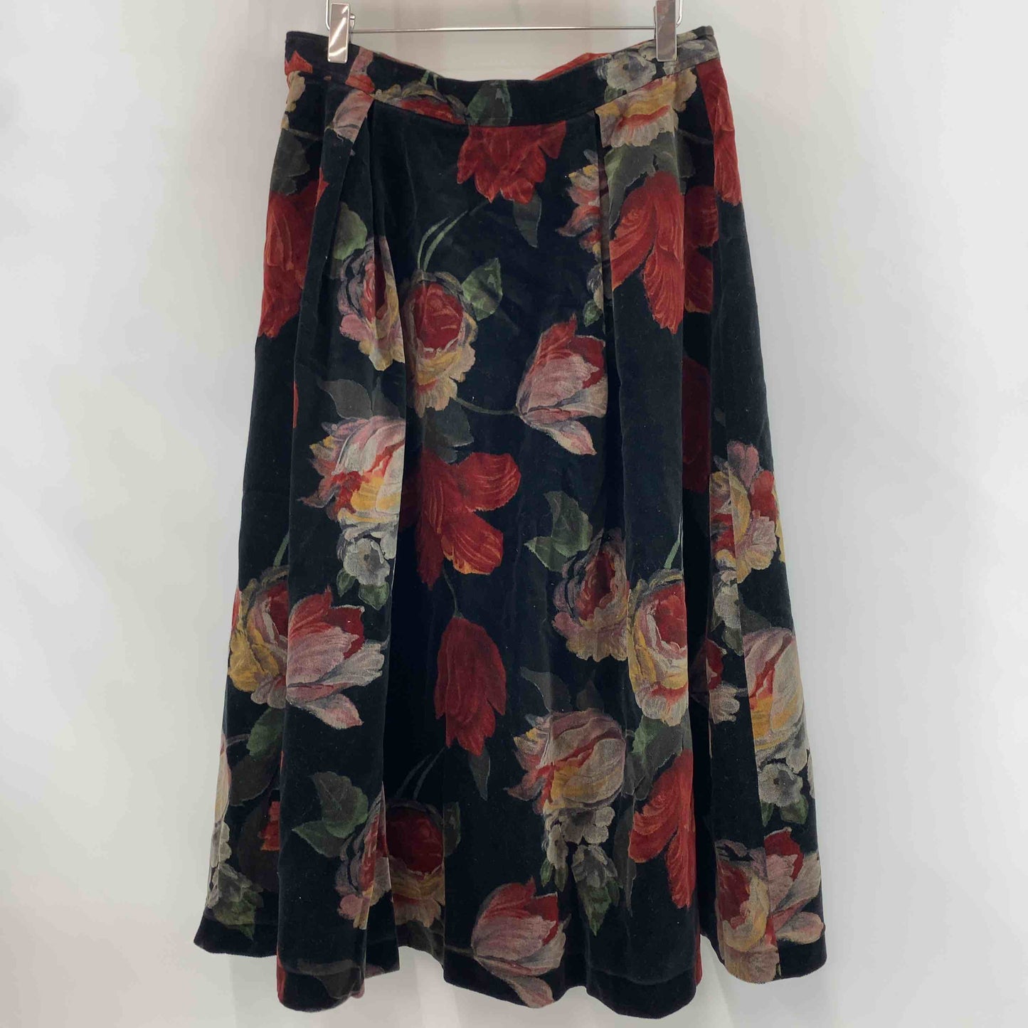 ungaro ウンガロ レディース ロングスカート ブラック 花柄