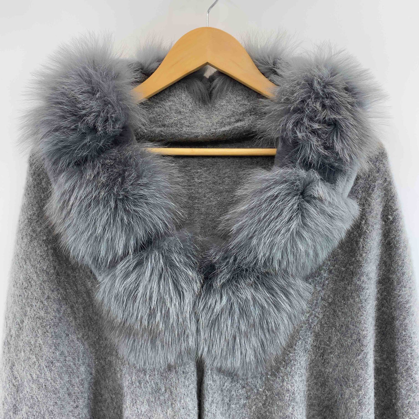 レディース ポンチョ グレー ファー