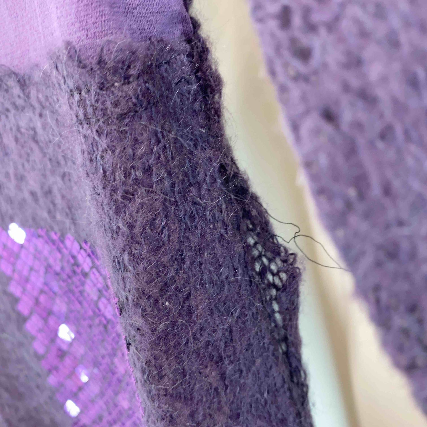 レディース ニット　セーター　スパンコール　装飾　紫　イタリア製