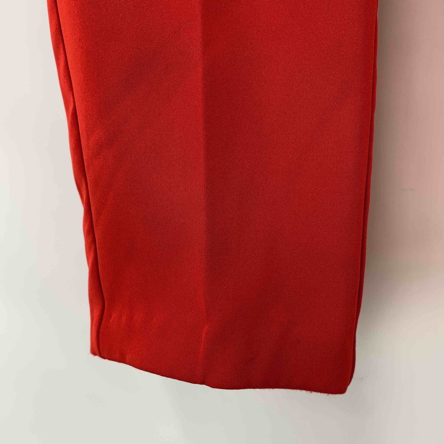 レディース カジュアルパンツ　タック　スラックス　ウエストゴム　赤