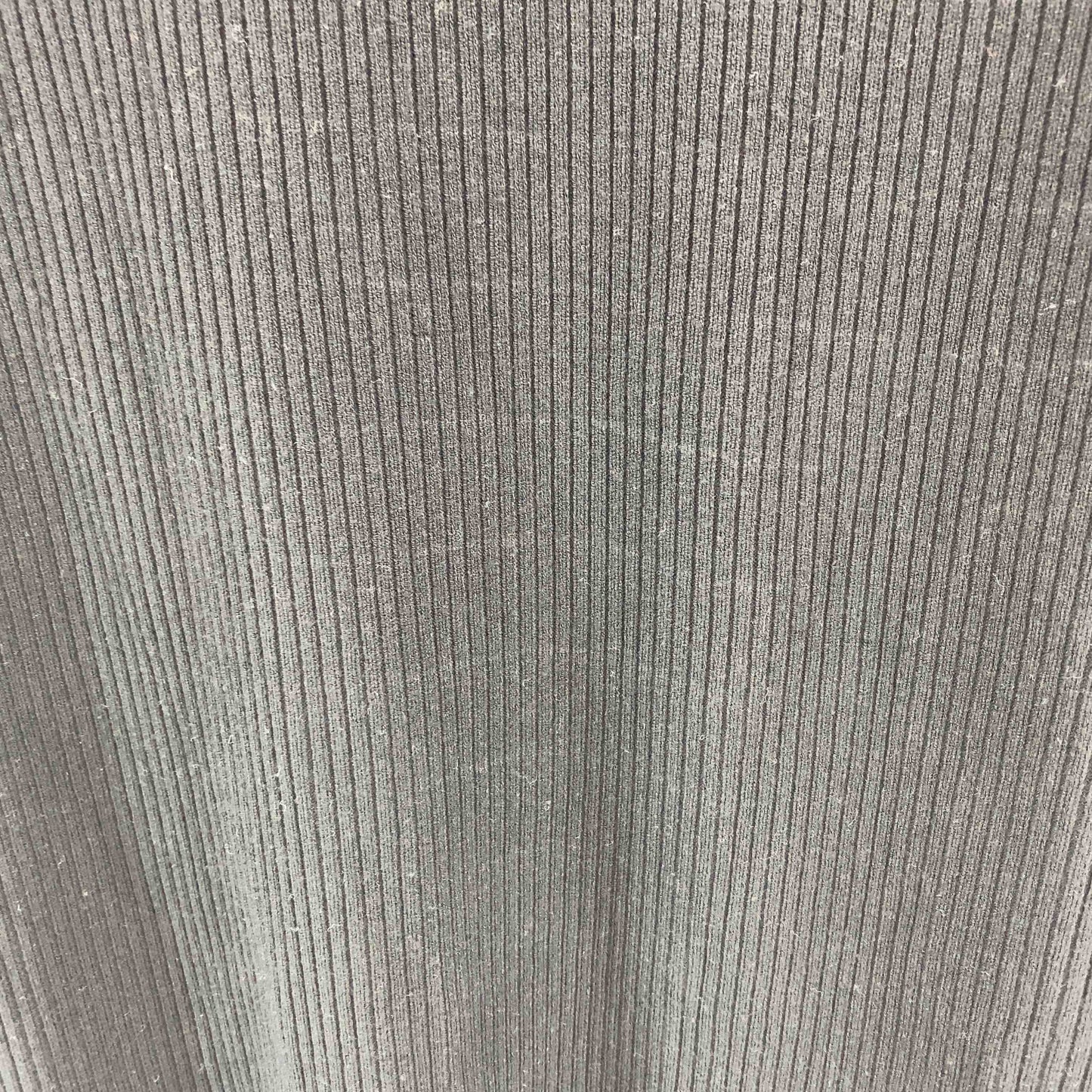 レディース ニットワンピース 黒 リブ編み 裾スリット