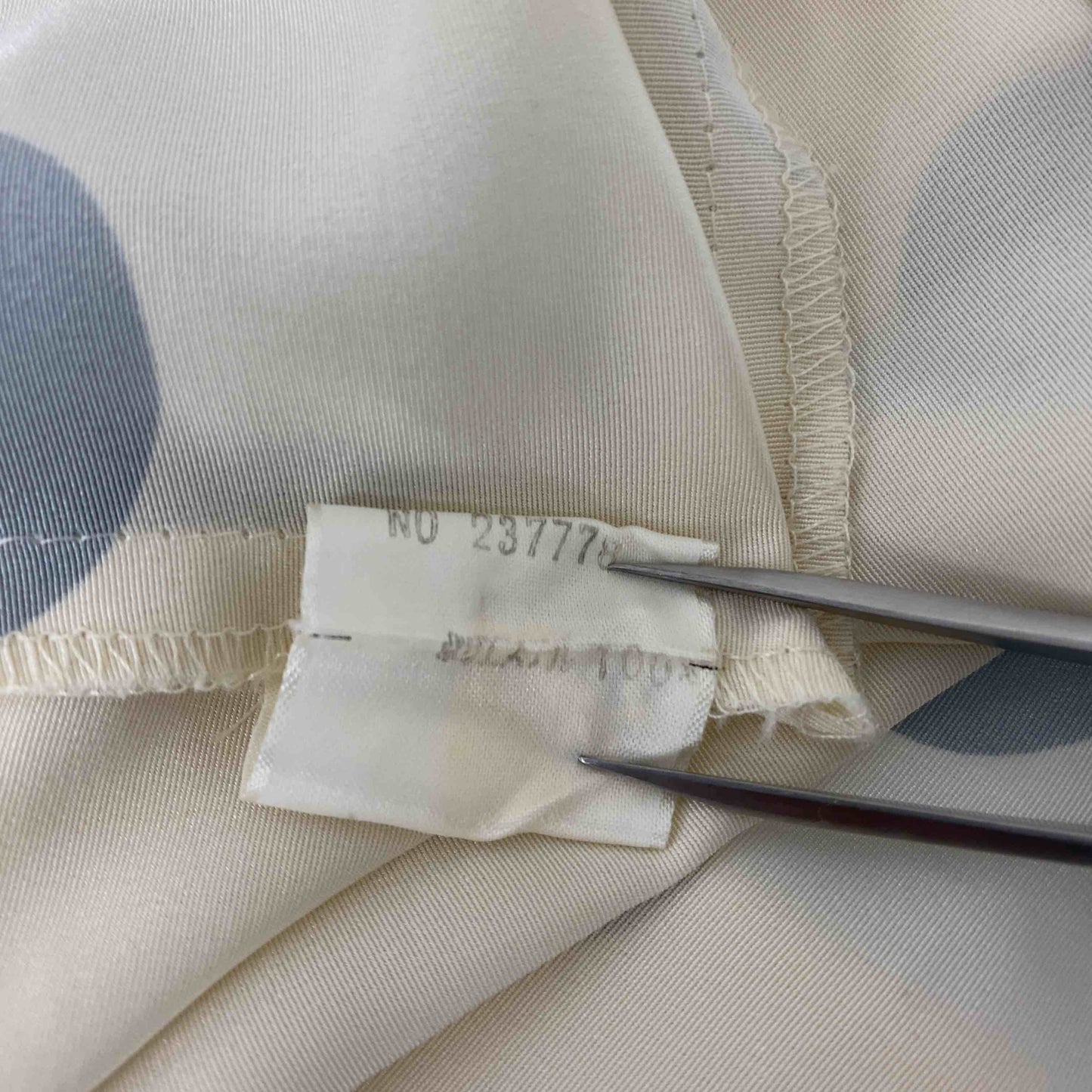 東京ブラウス レディース 長袖シャツ/ブラウス 七分袖 オフホワイト地グレー水玉柄 バックボタン