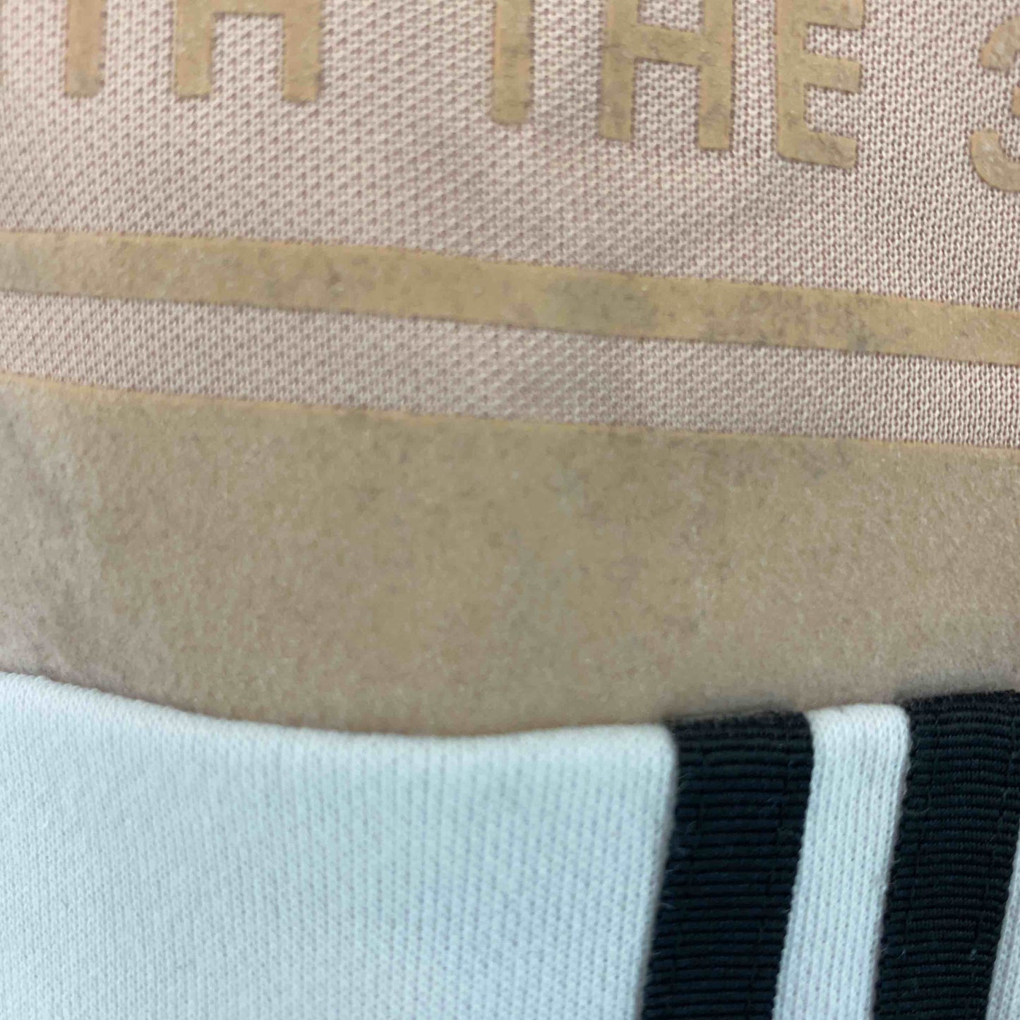 adidas（originals） アディダス（オリジナルス）白　青　ベージュ　マルチカラー　フロッキー　サイズM　 メンズ スウェット