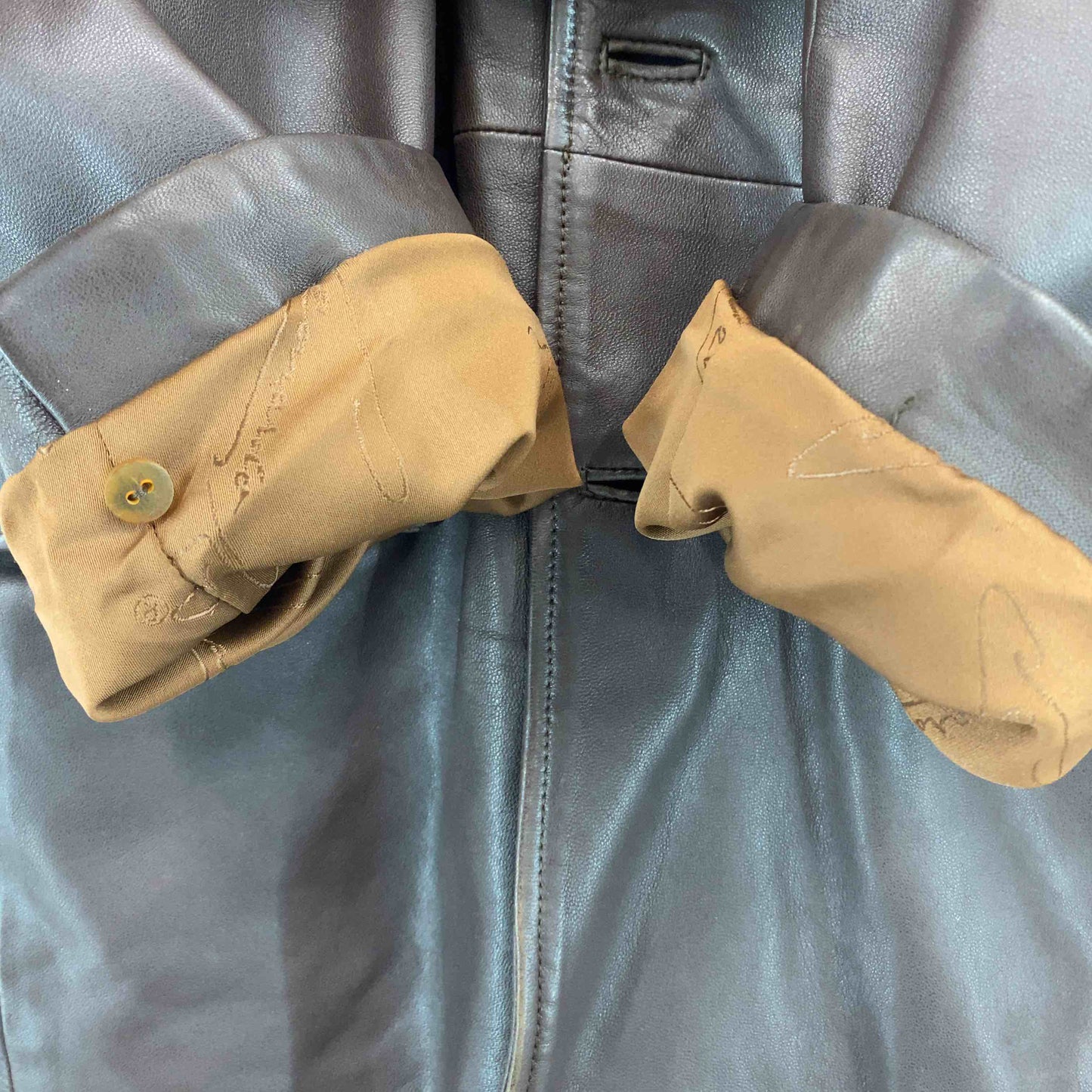 メンズ レザージャケット　テーラード　トルコ製　くるみボタン　ブラウン系