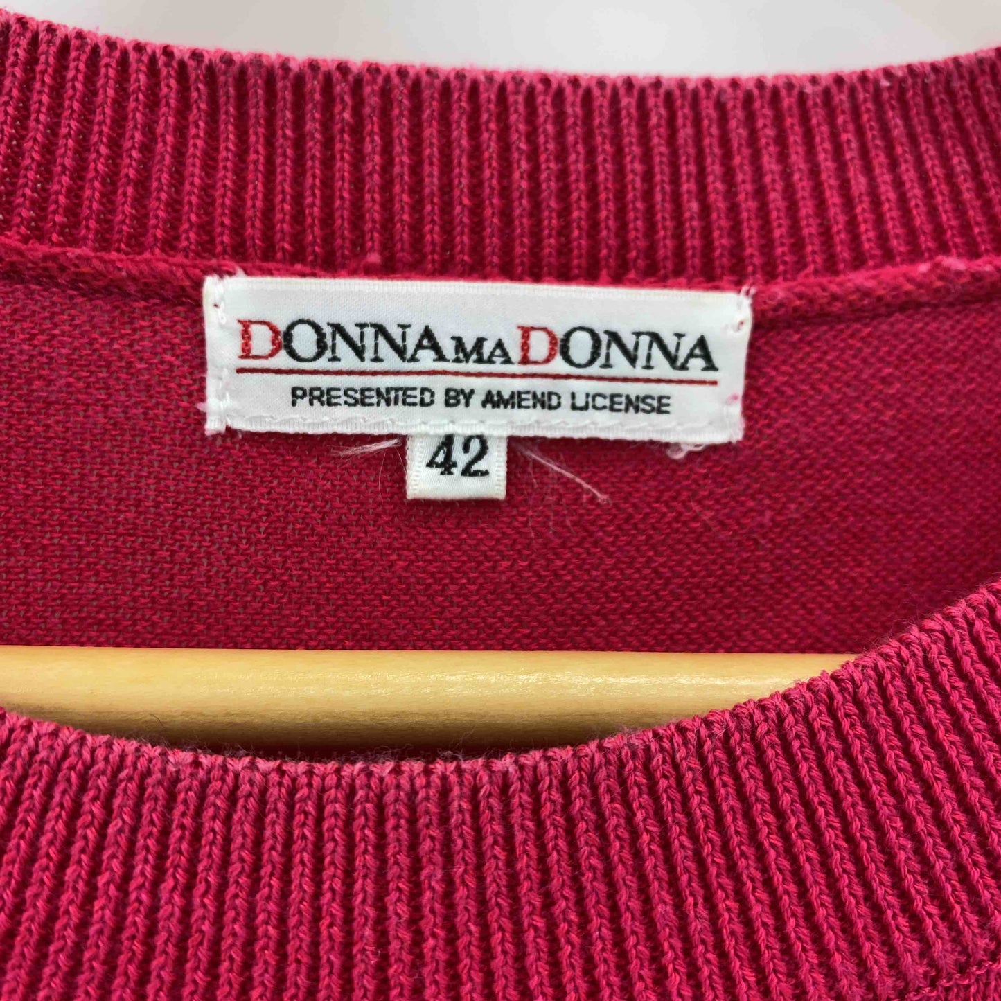 DONNAMADONNA ピンク 香水デザイン 刺繍 半袖ニット Ｕネック レディース ニット/セーター