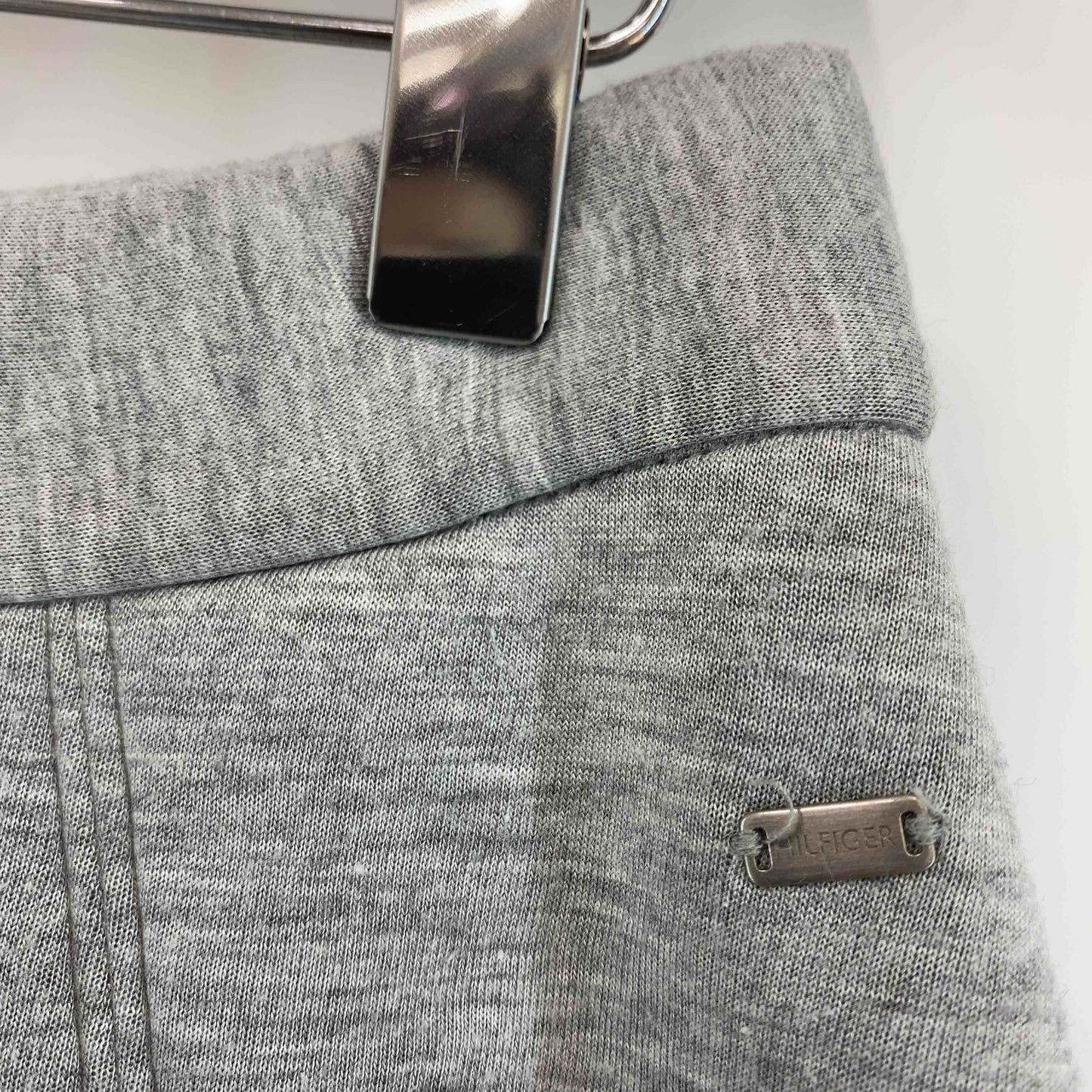 TOMMY HILFIGER トミーヒルフィガー レディース ミニ丈スカート スウェット地 グレー
