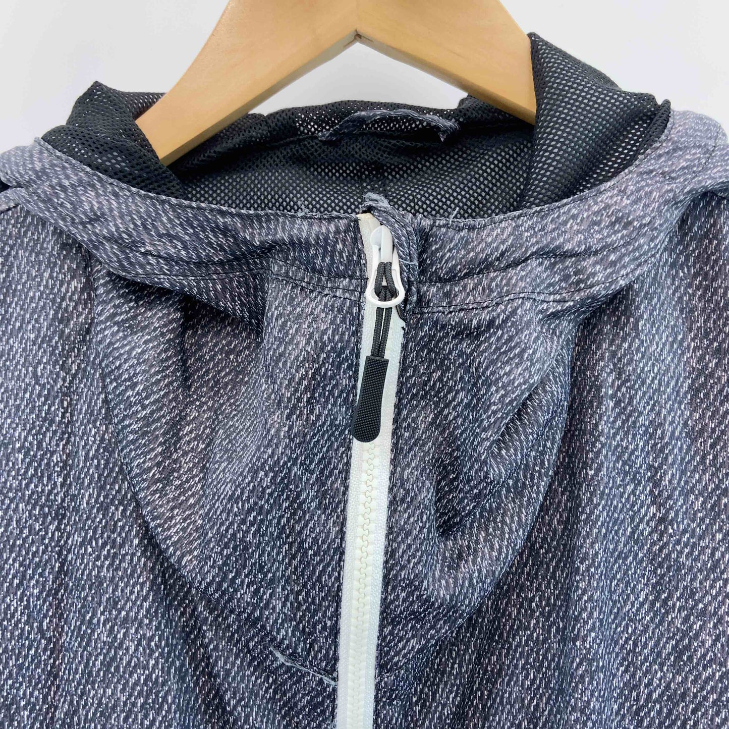 GU ジーユー メンズ マウンテンパーカー　ナイロンジャケット　ジップアップ　グレー