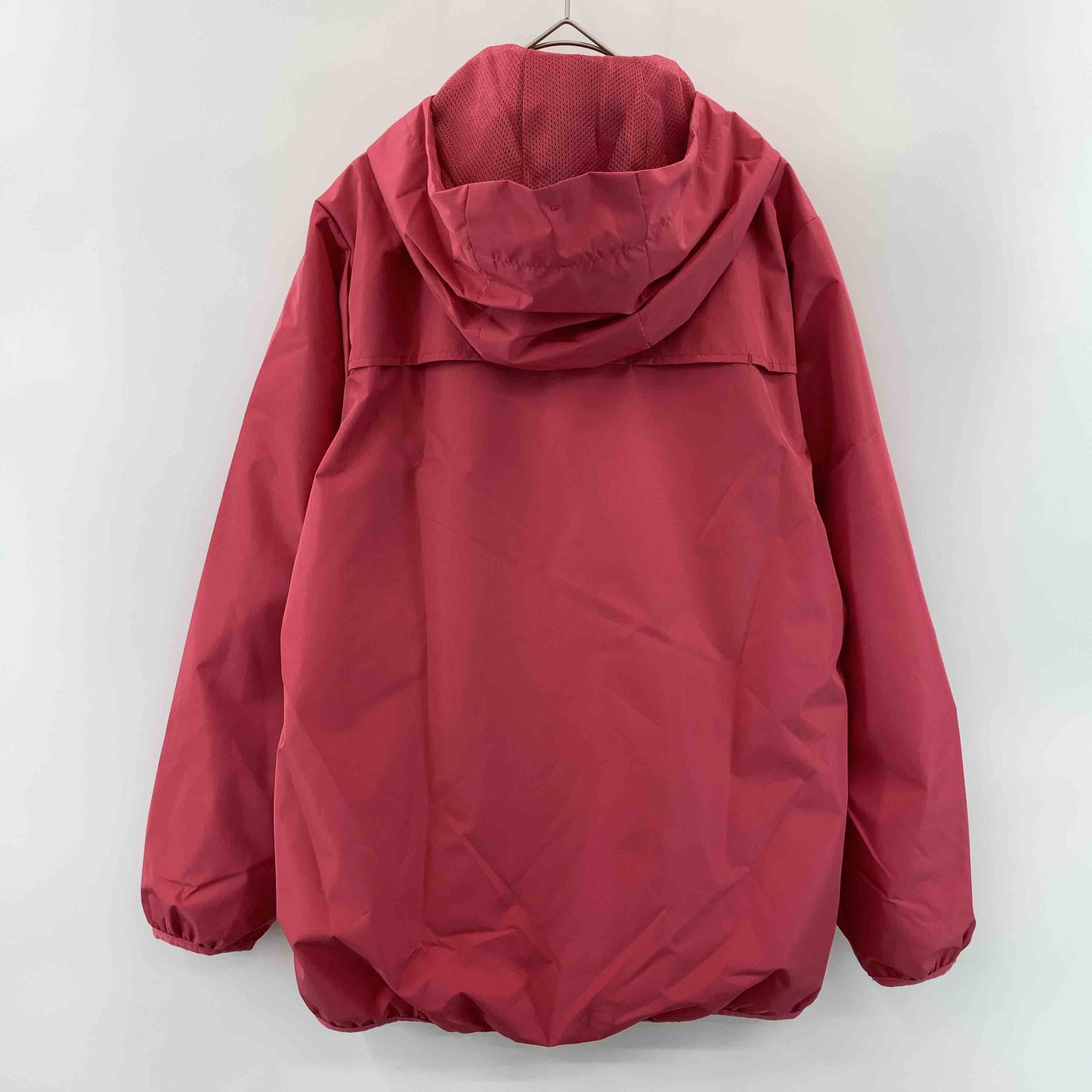 レディース ナイロンジャケット　裏地メッシュ　フード付き　パッションピンク