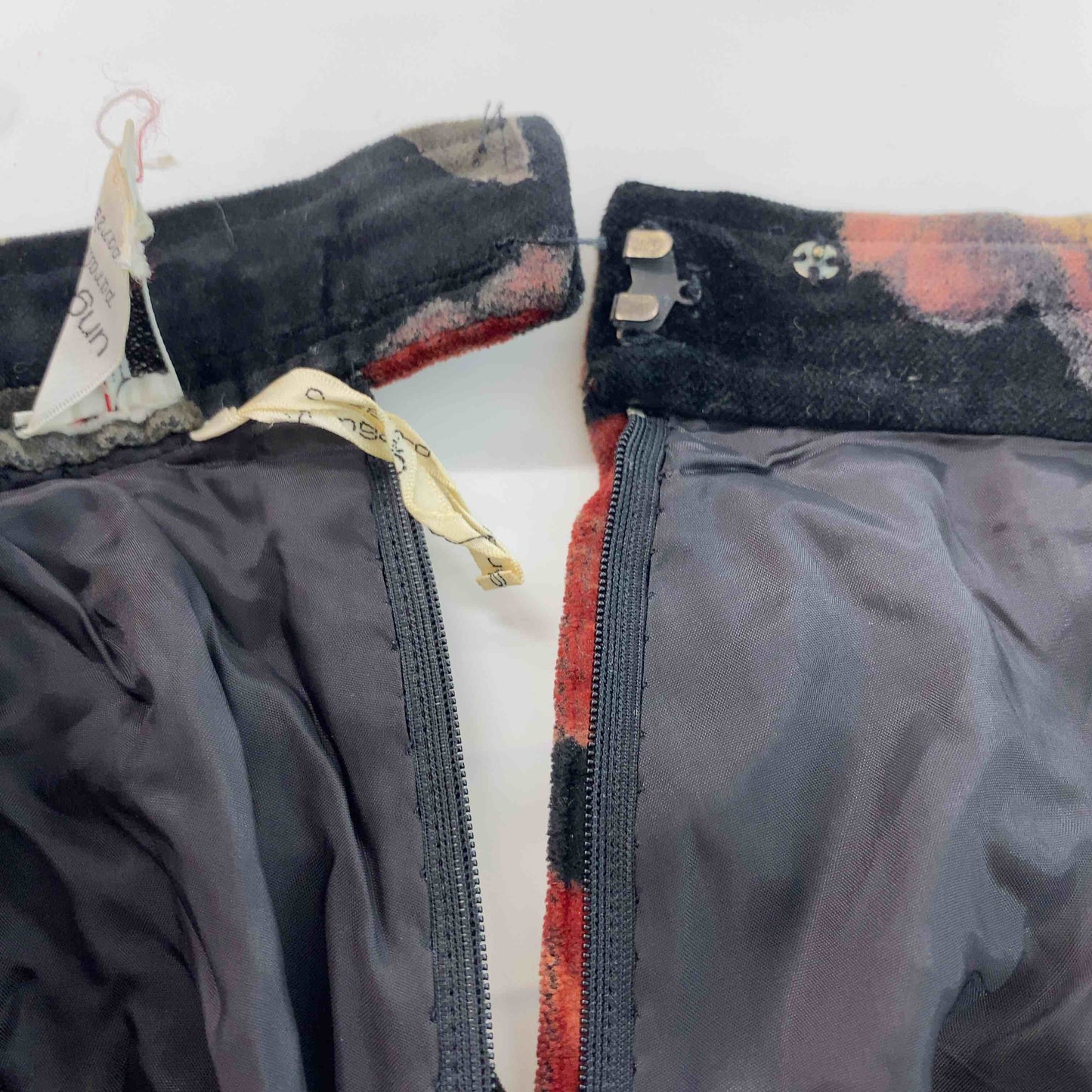 ungaro ウンガロ レディース ロングスカート ブラック 花柄