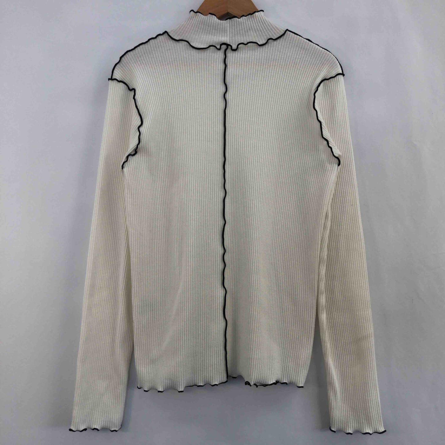 earth music&ecology アースミュージックアンドエコロジー レディース Tシャツ（長袖）ホワイト tk