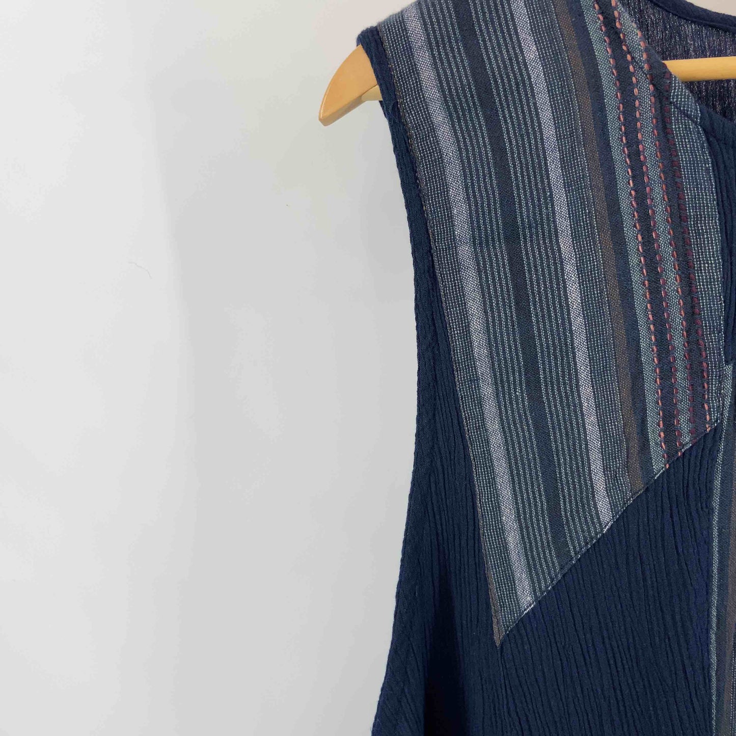手織り レディース ベスト ジレ　サイドリボン　藍色