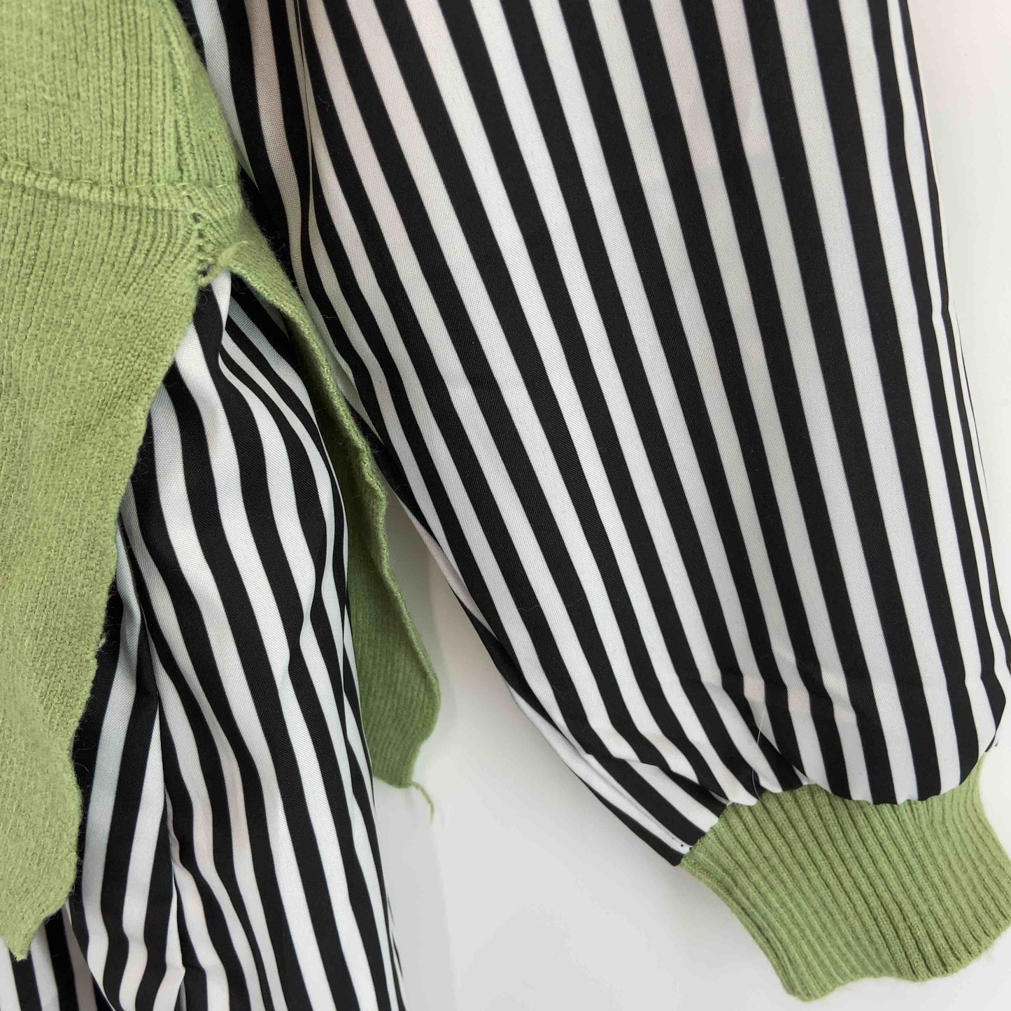 UQQA 緑　黒　白　ドッキングブラウス　レディース 長袖シャツ/ブラウス