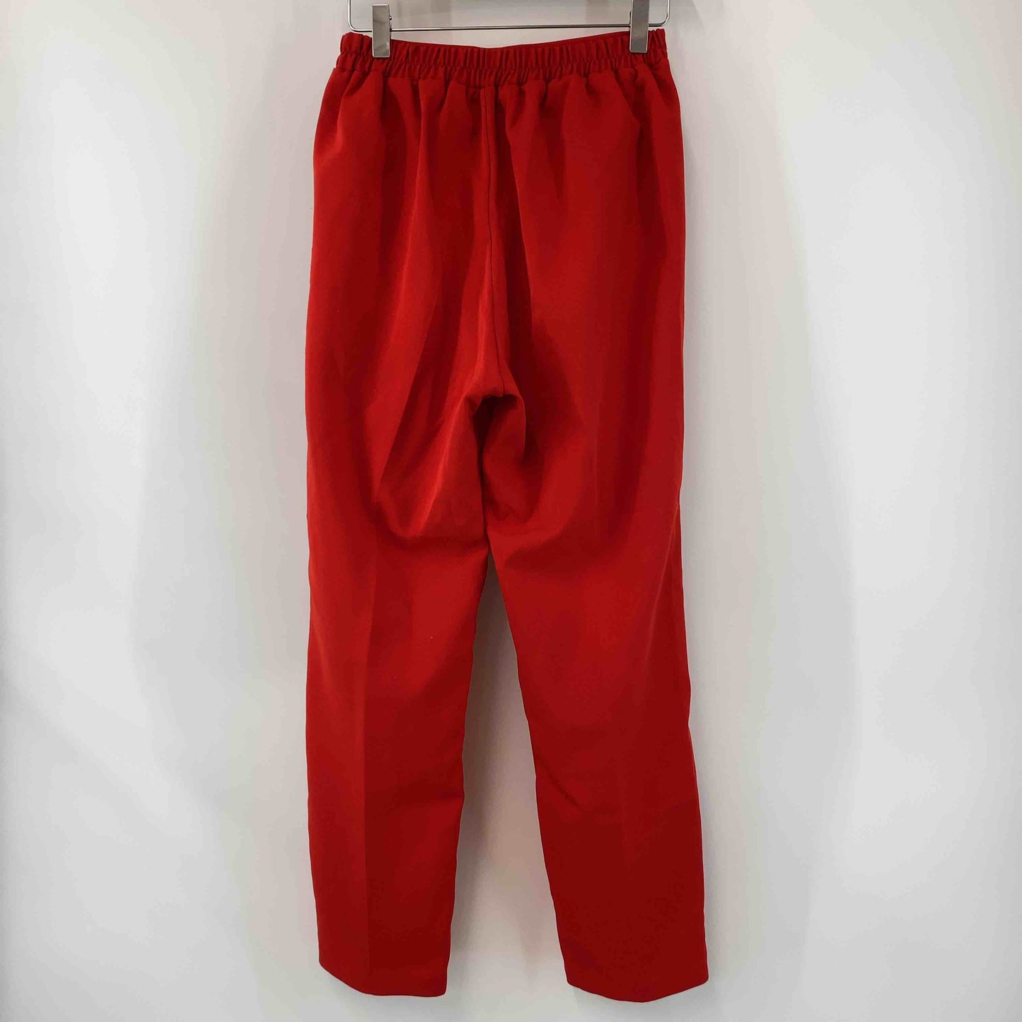 レディース カジュアルパンツ　タック　スラックス　ウエストゴム　赤