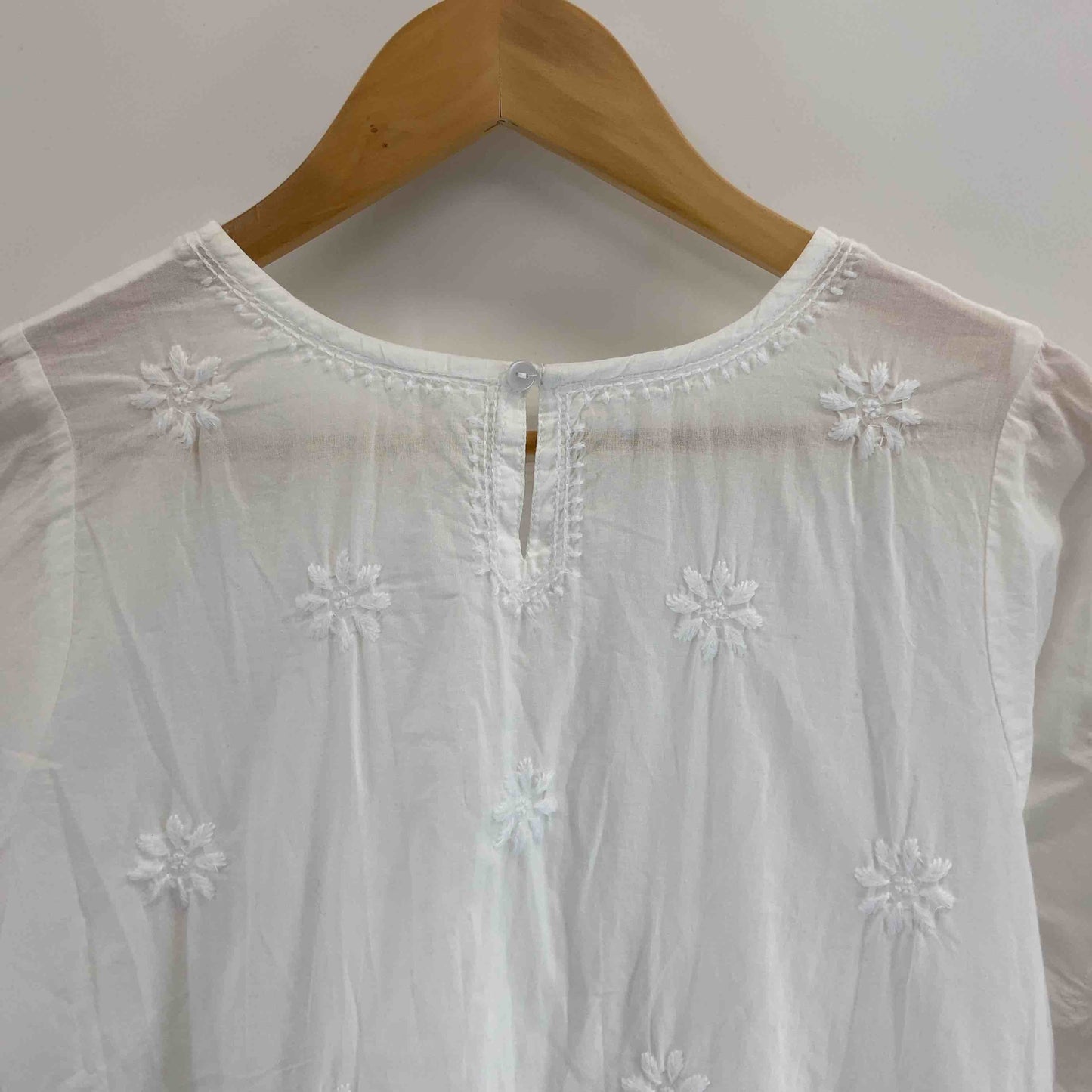 ロングワンピース ホワイト 刺繡デザイン 花柄  レディース 長袖ワンピース