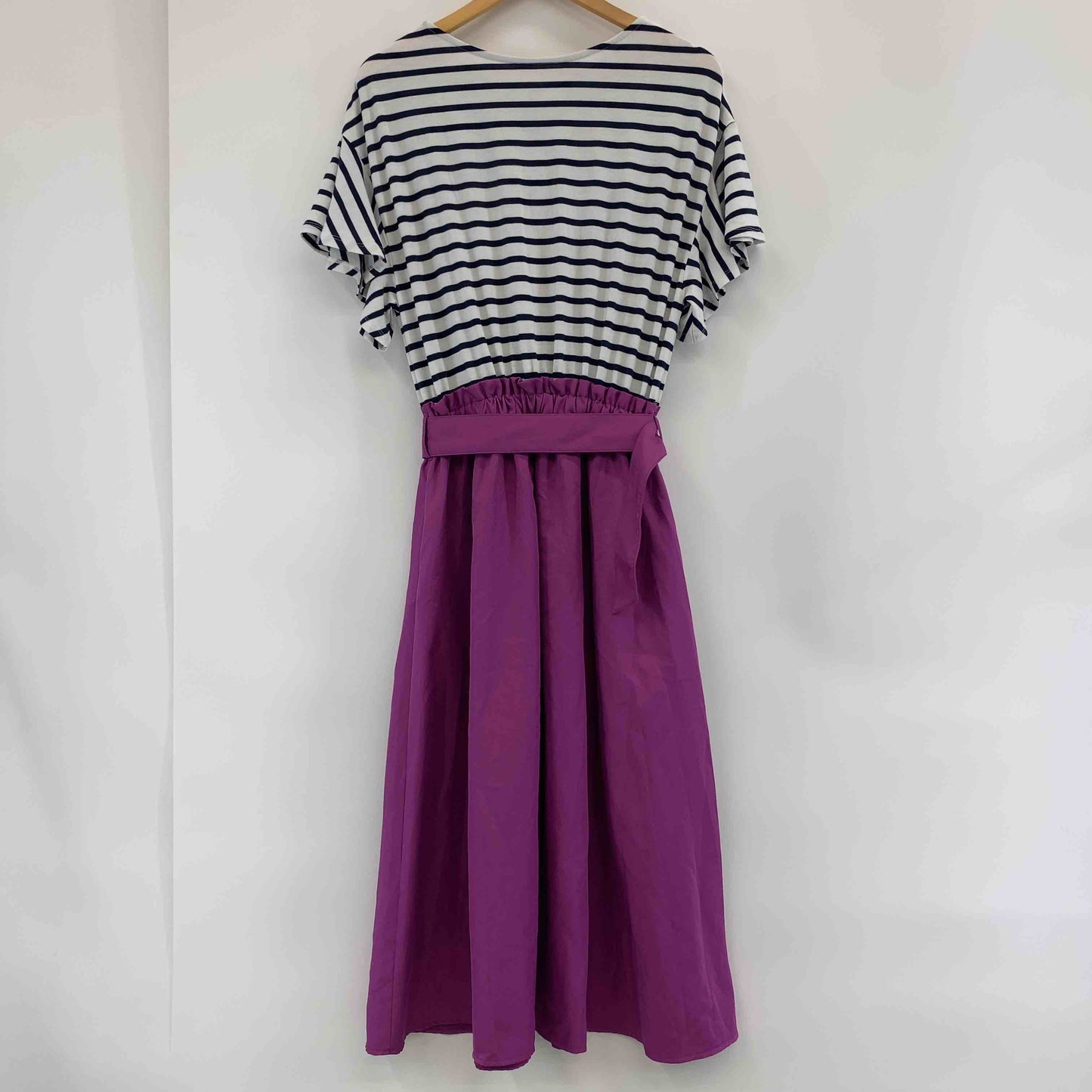 natural couture ナチュラルクチュール レディース ベルト付き ボーダー柄 ドッキングワンピ パープル フレアスカート 半袖ワンピース