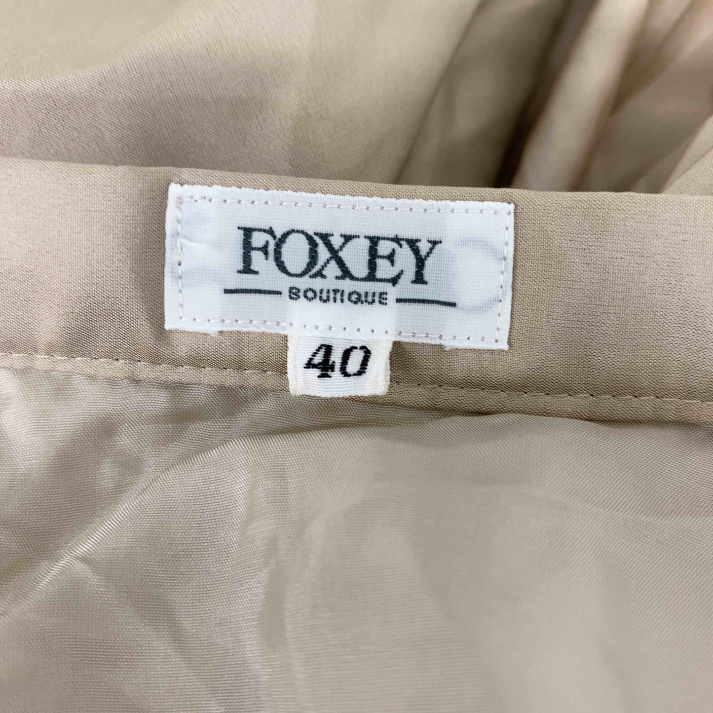 FOXEY （NEWYORK） フォクシーニューヨーク　ベージュ　品番17345　サイズ40　 レディース 　ひざ丈　スカート