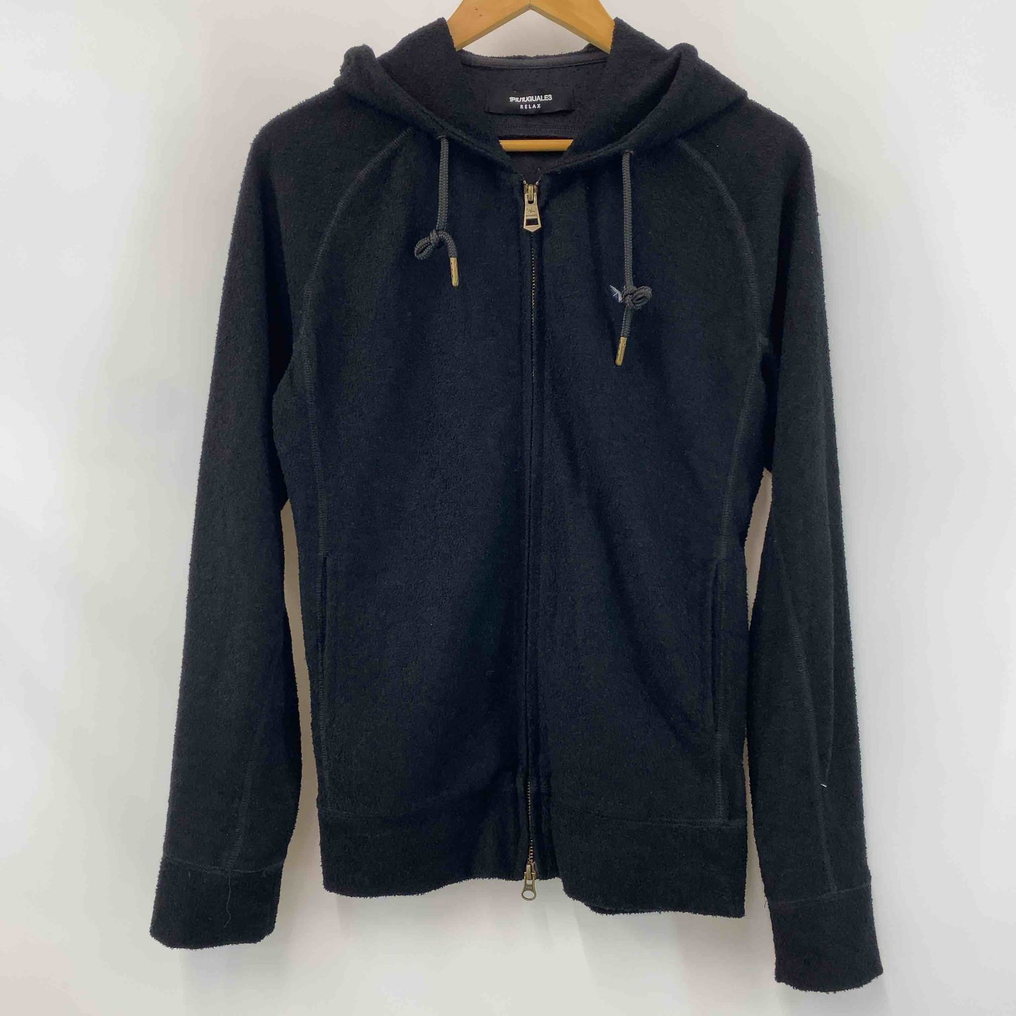 1piu1uguale3 ウノピゥウノウグァーレトレ メンズ パーカー　パイル地　ブラック