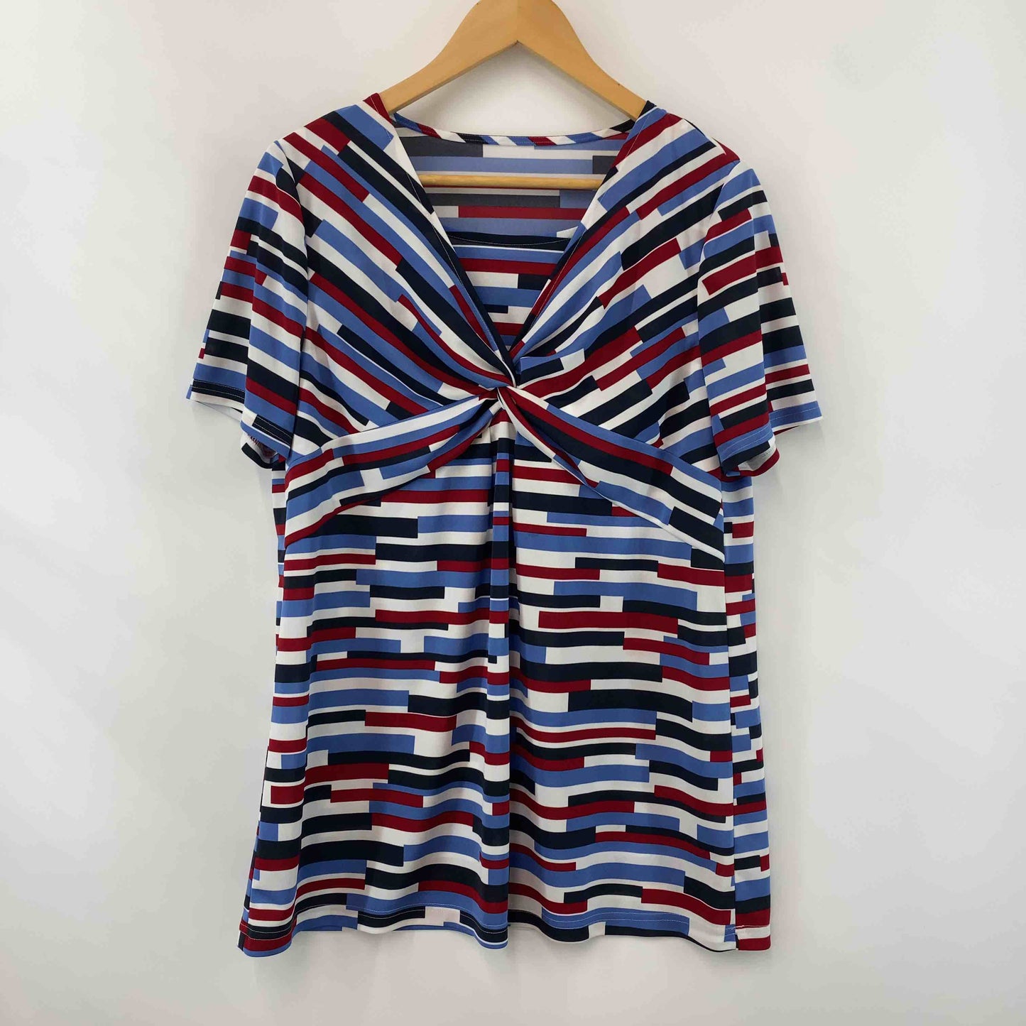 Leilian レリアン レディース Tシャツ（半袖） 総柄 フロントデザイン