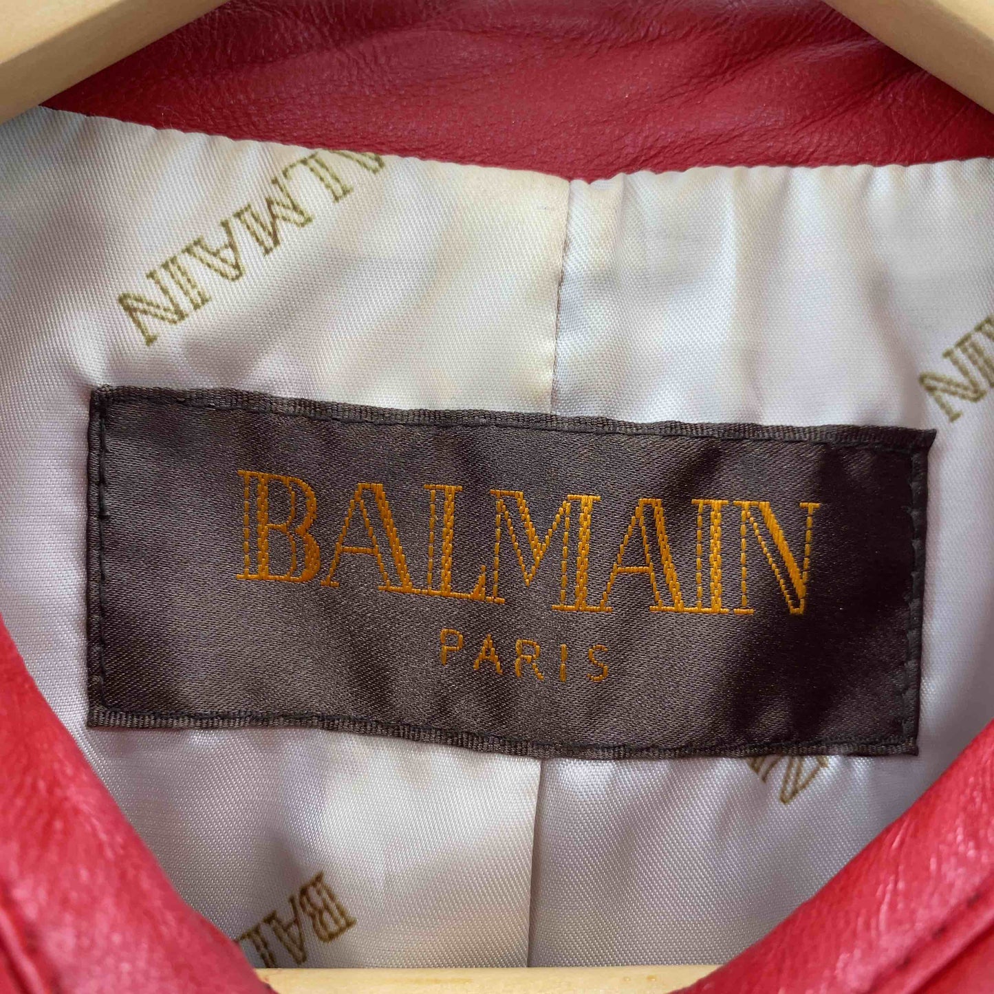 BALMAIN バルマン　赤　レッド　襟付き　 レザージャケット