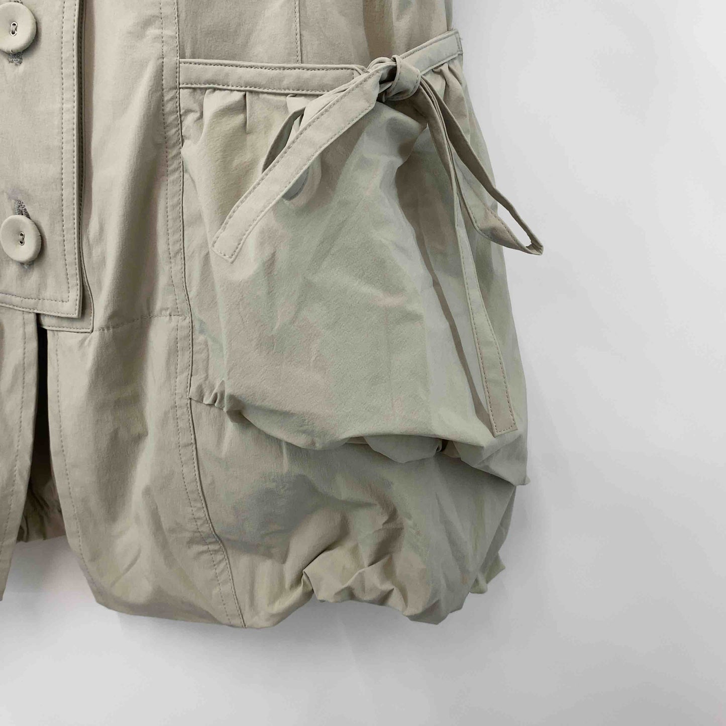 Joy Alpine  レディース ベスト/ジレ バルーン リボン ワイヤー入り襟 ベージュ