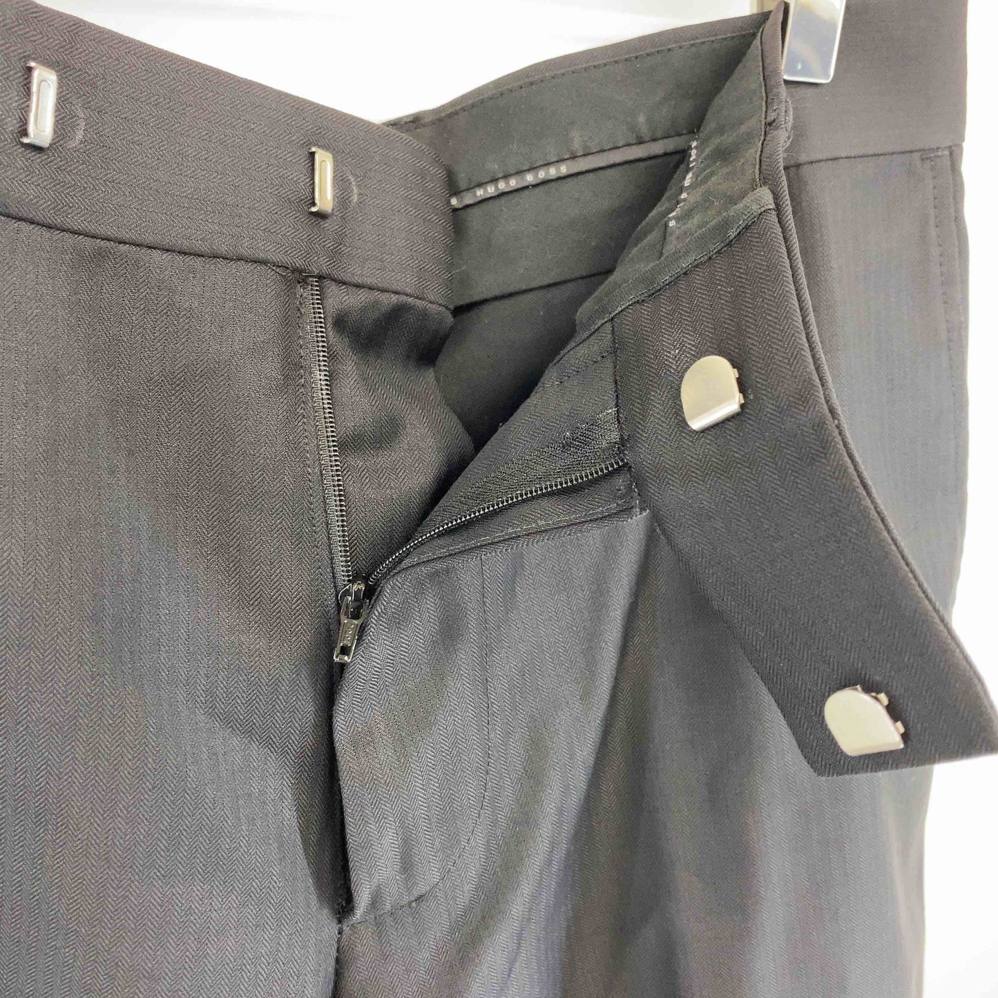 HUGO BOSS ヒューゴボス ブラック 無地 シンプル メンズ スラックス