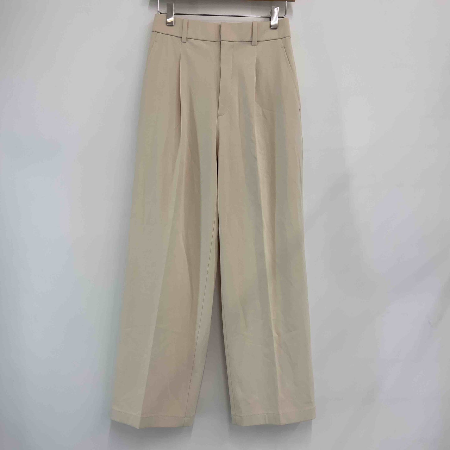 UNIQLO ユニクロ レディース カジュアルパンツ タックパンツ アイボリー