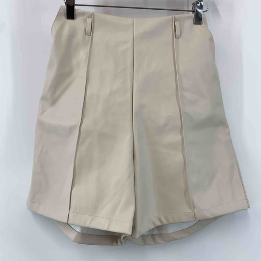 EMODA エモダ レディース ハーフパンツ レザー調 オフホワイト