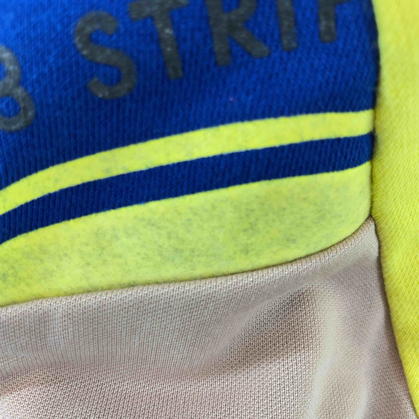 adidas（originals） アディダス（オリジナルス）白　青　ベージュ　マルチカラー　フロッキー　サイズM　 メンズ スウェット