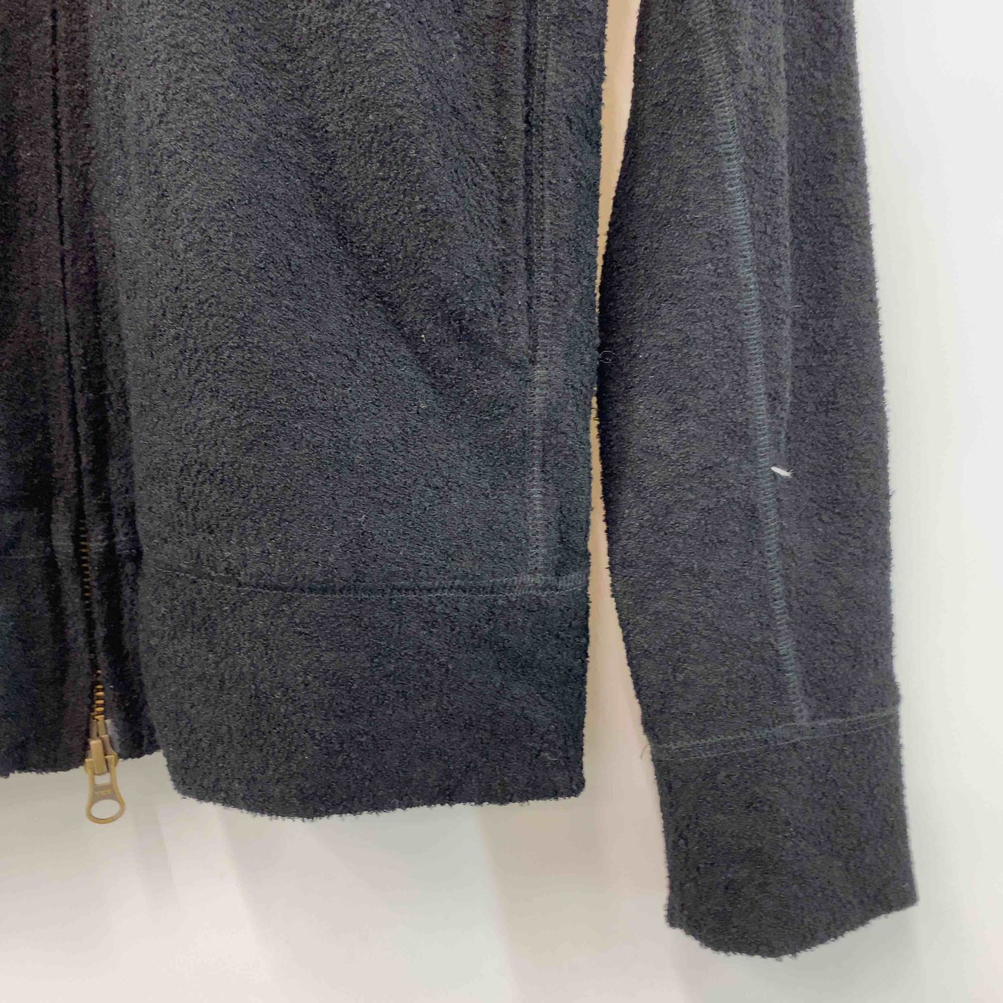 1piu1uguale3 ウノピゥウノウグァーレトレ メンズ パーカー　パイル地　ブラック