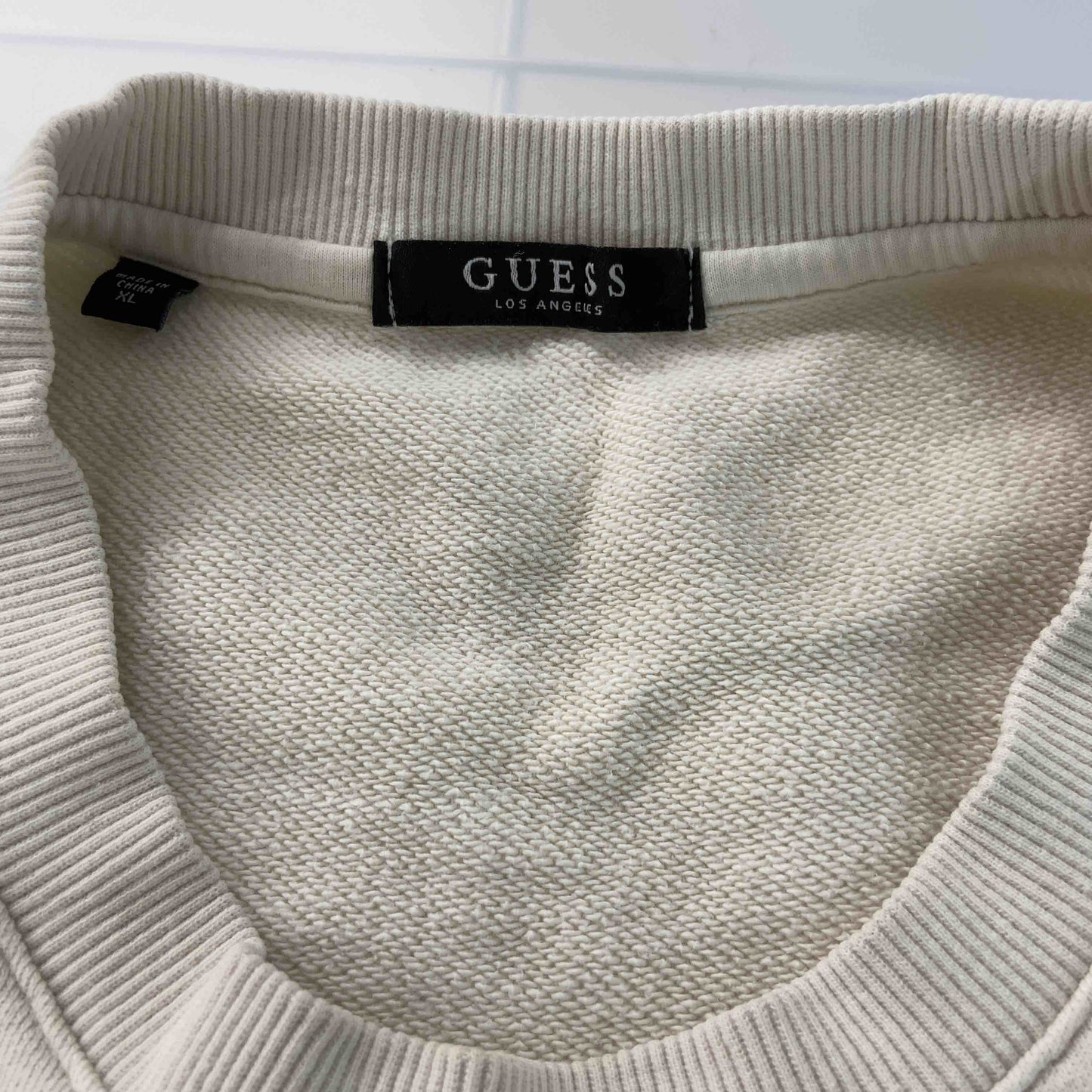GUESS ゲス メンズ スウェット ベージュ プリント