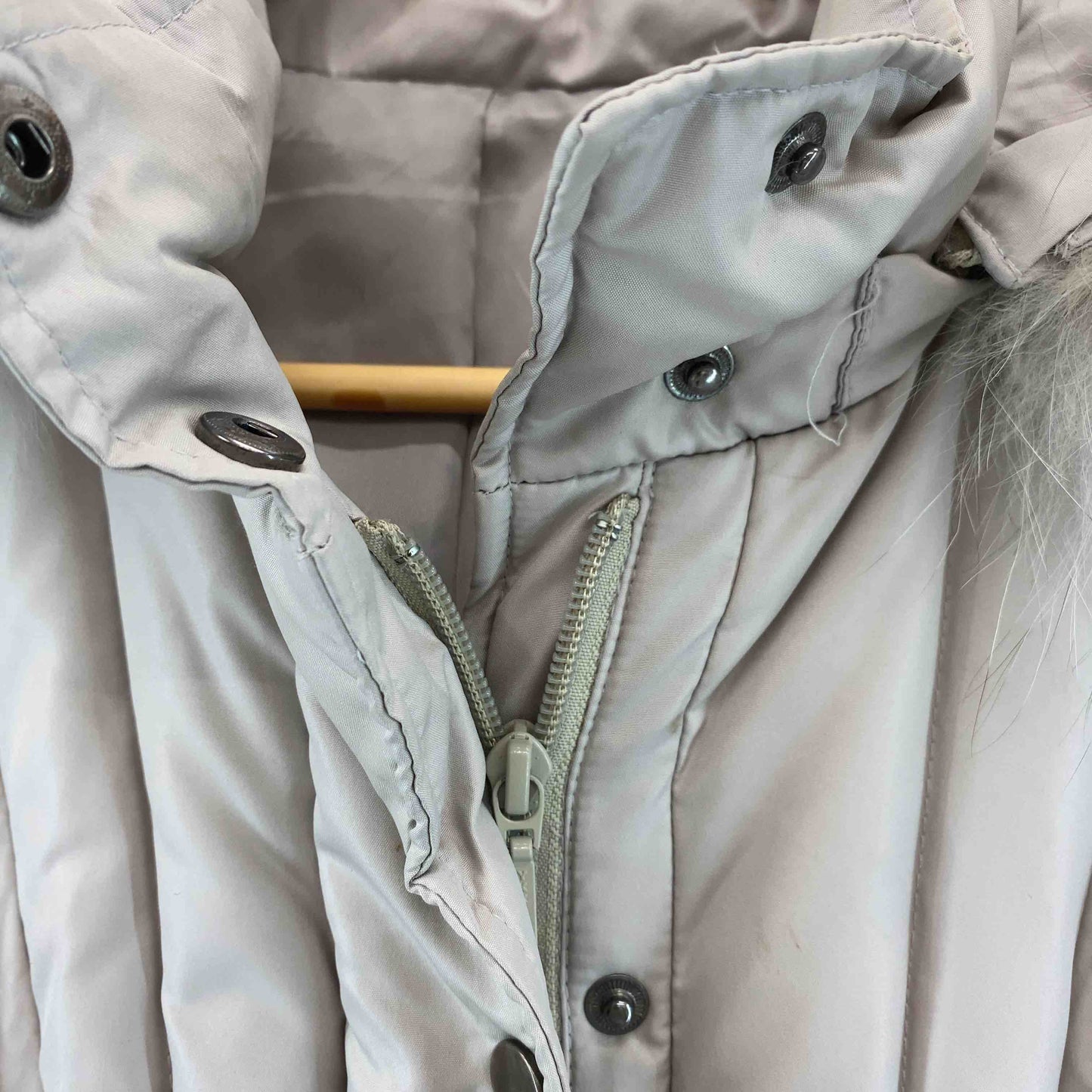 LoCorno レディース ダウンジャケット ライトグレー フード取り外し可