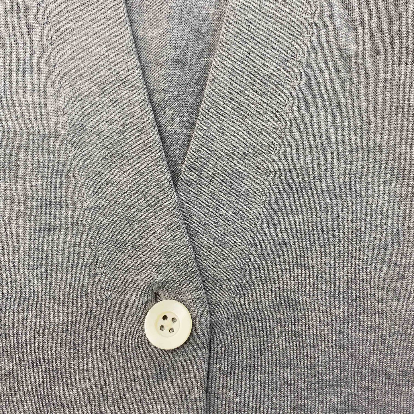 23区 ニジュウサンク レディース Vネックカーディガン グレー 綿シルク混