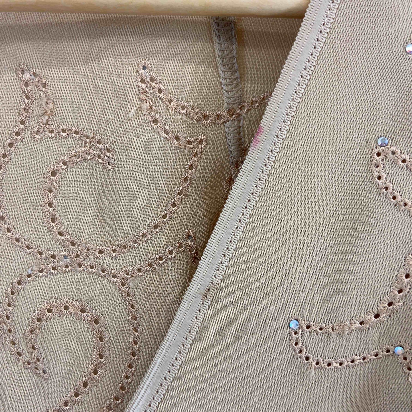 伊太利屋 イタリヤ レディース ノーカラージャケット ベージュ