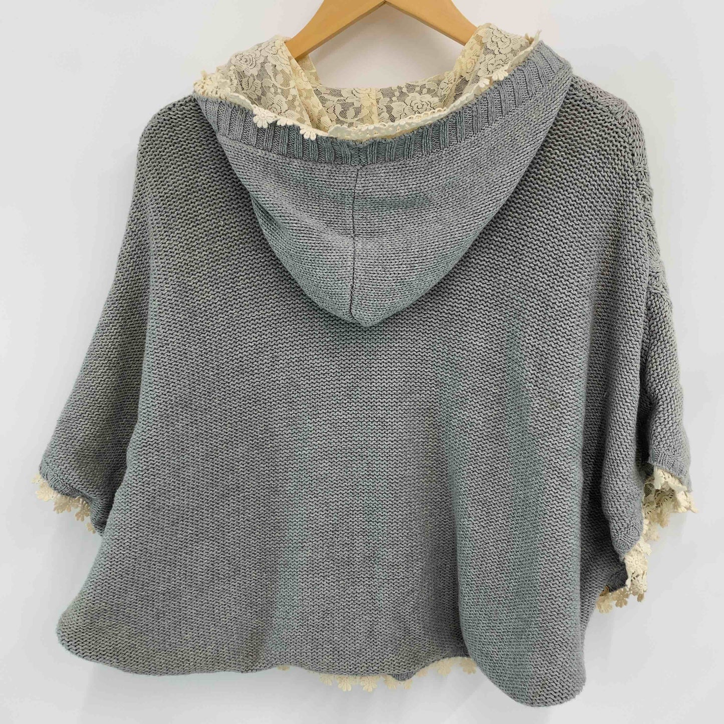 earth music&ecology アースミュージックアンドエコロジー レディース ポンチョ グレー ケーブルニット 綿混 裏地レース