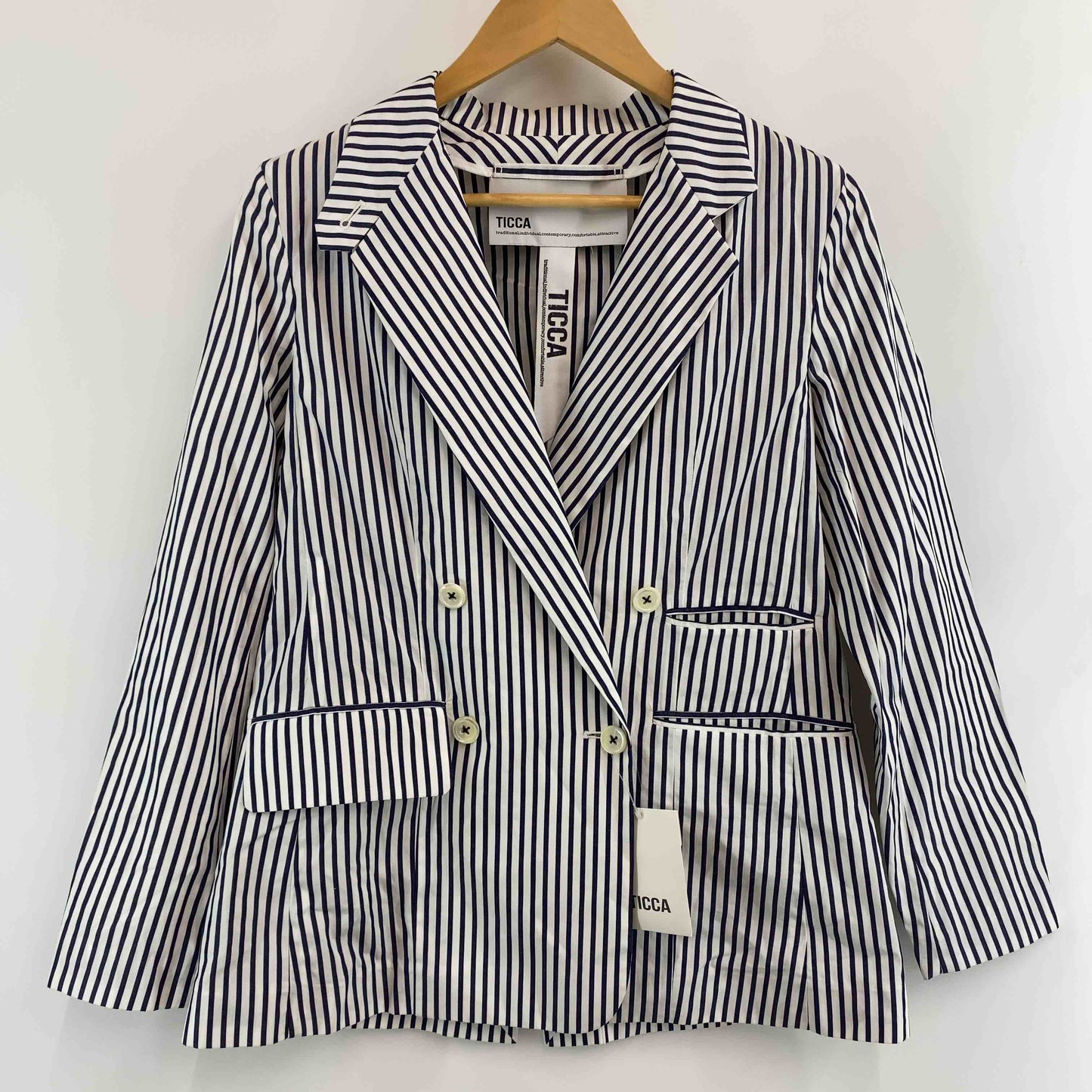 TICCA  レディース ジャケット/アウター テーラードジャケット ホワイト×ネイビー ストライプ柄