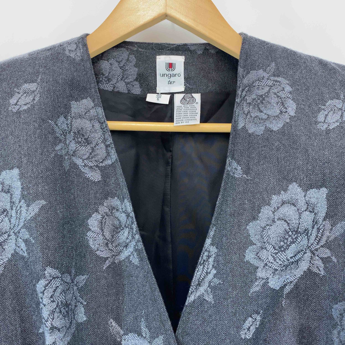 ungaro ウンガロ  レディース ノーカラージャケット グレー 花柄