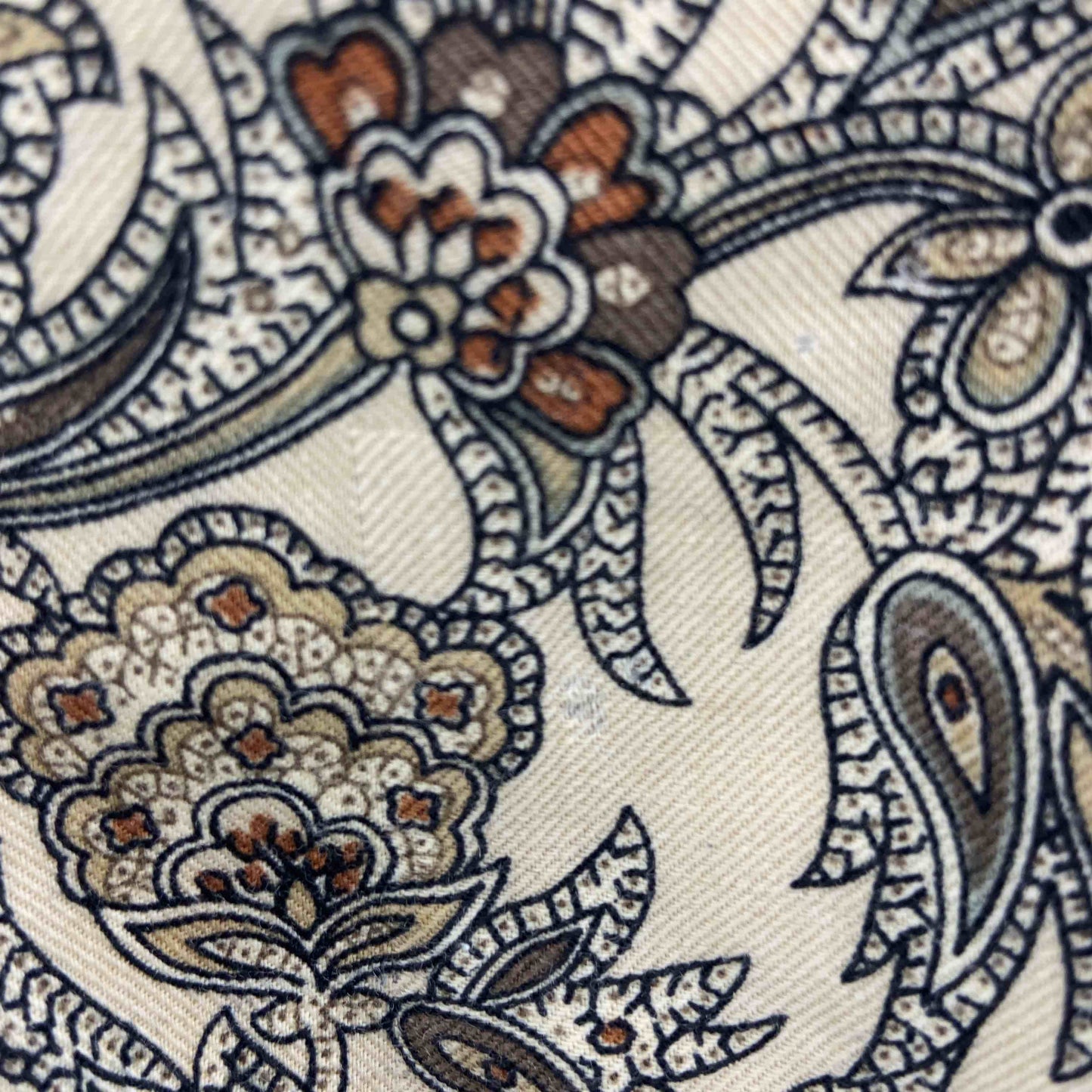 レディース テーラードジャケット　セットアップ　プリーツスカート　総柄　ベージュ　裏地