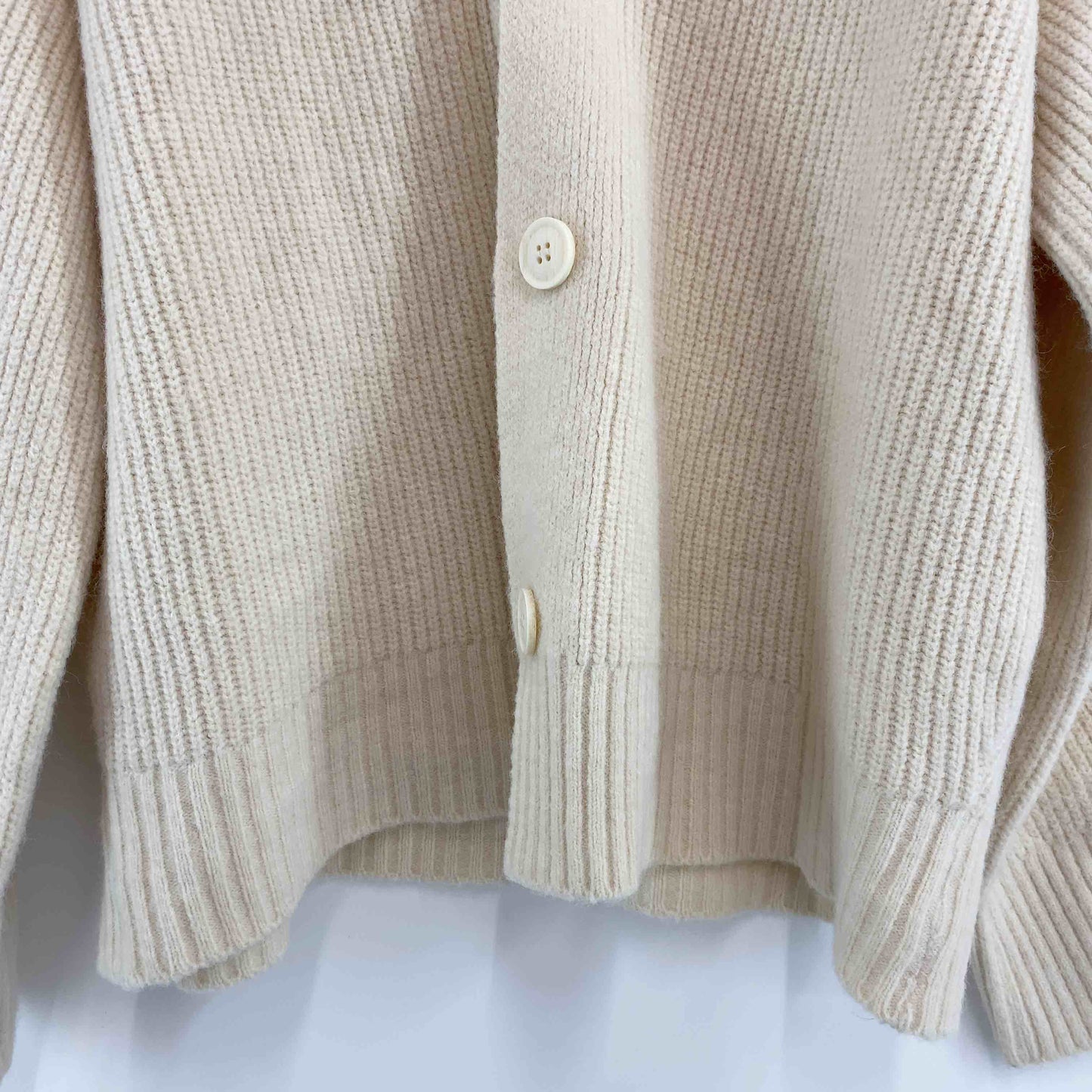 ノーブランド オフホワイト 無地 ニットカーディガン シンプル レディース カーディガン
